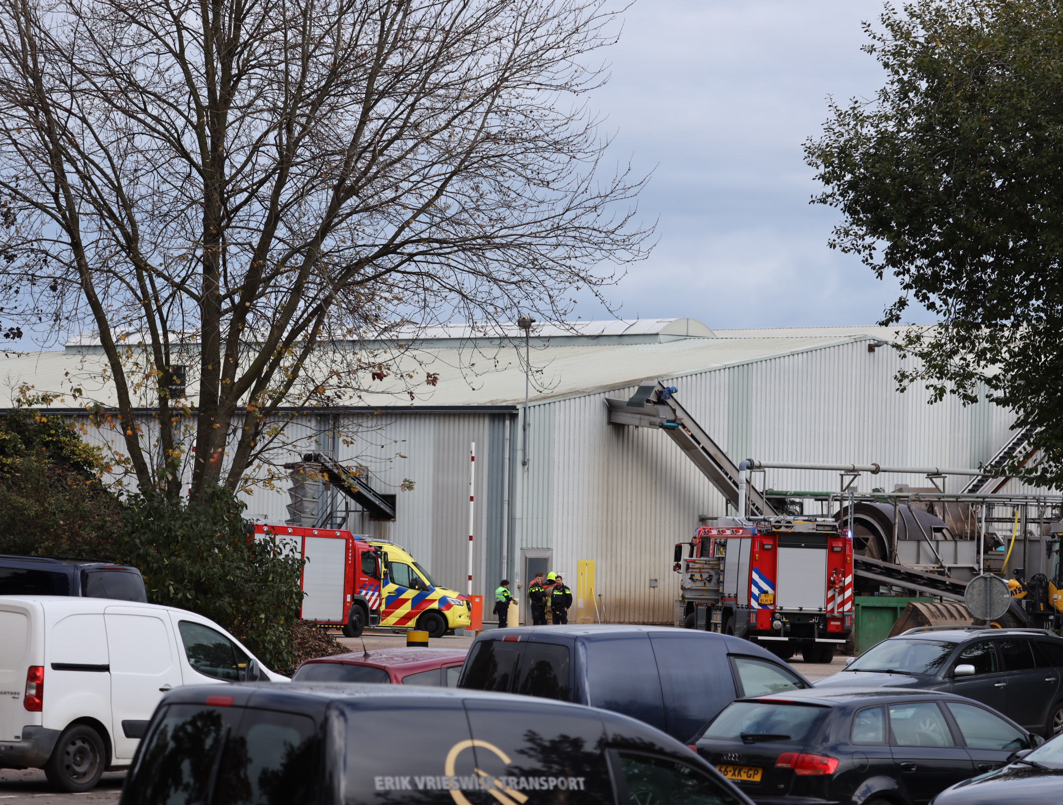 Hulpdiensten rukken uit voor bedrijfsongeval bij groenteverwerker