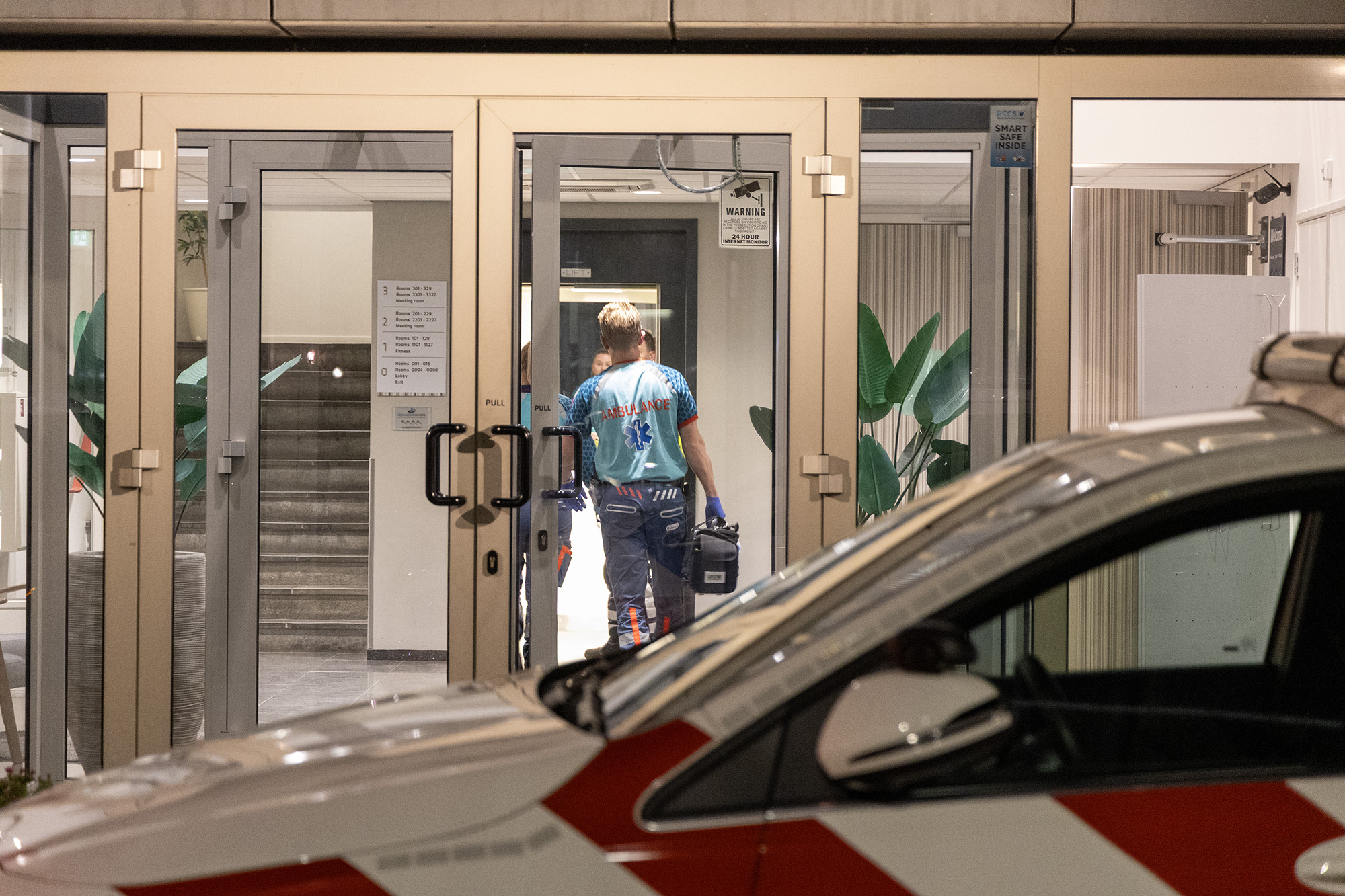 Politie onderzoekt melding van overval bij hotel in Badhoevedorp - 112 Nederland