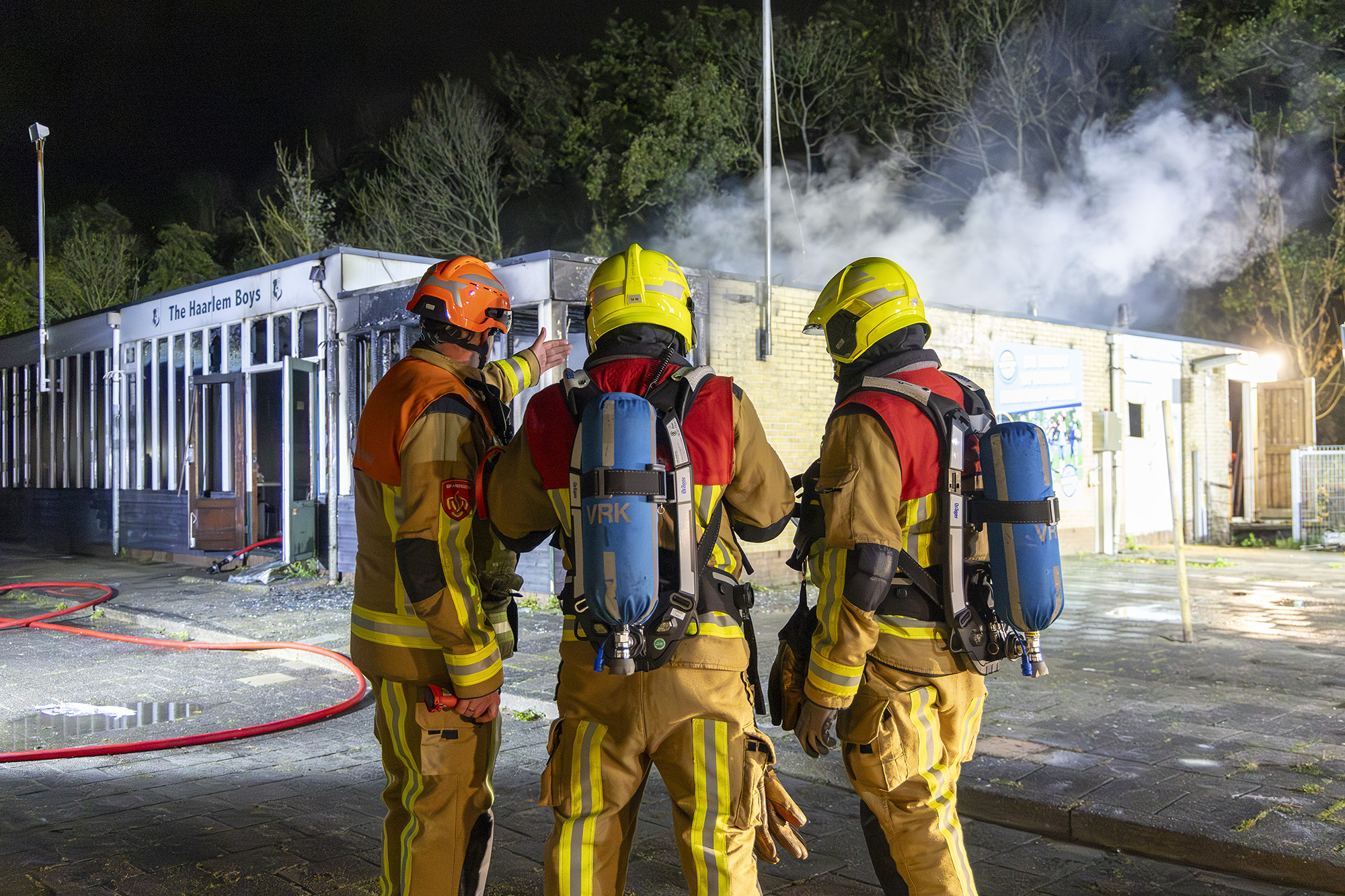 Veel schade bij brand in clubhuis aan de Wagenweg in Haarlem - 112 Nederland