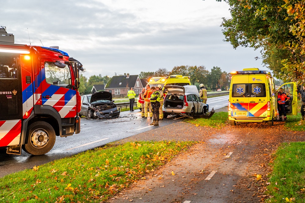 Twee gewonden bij ernstig ongeval