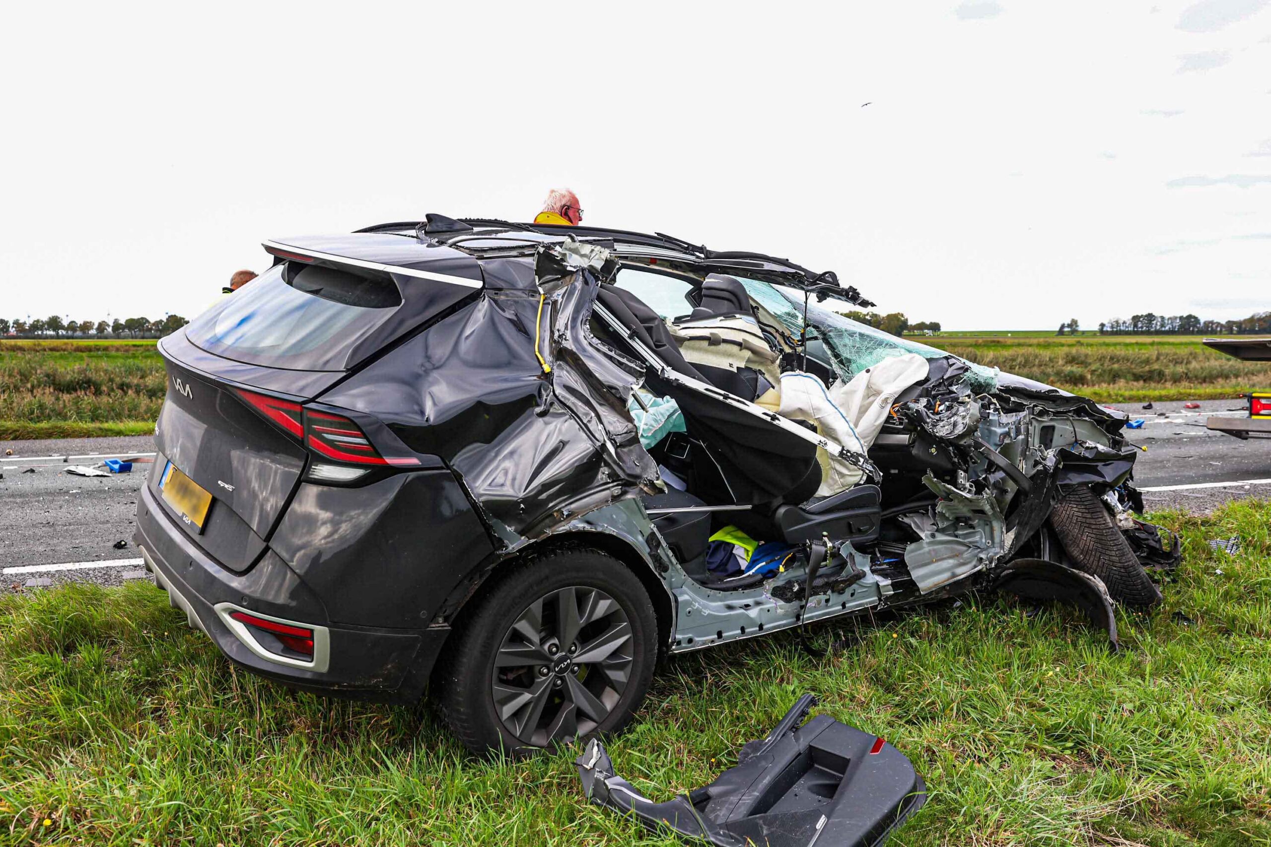 Ernstig ongeval tussen vrachtwagen en personenauto op snelweg