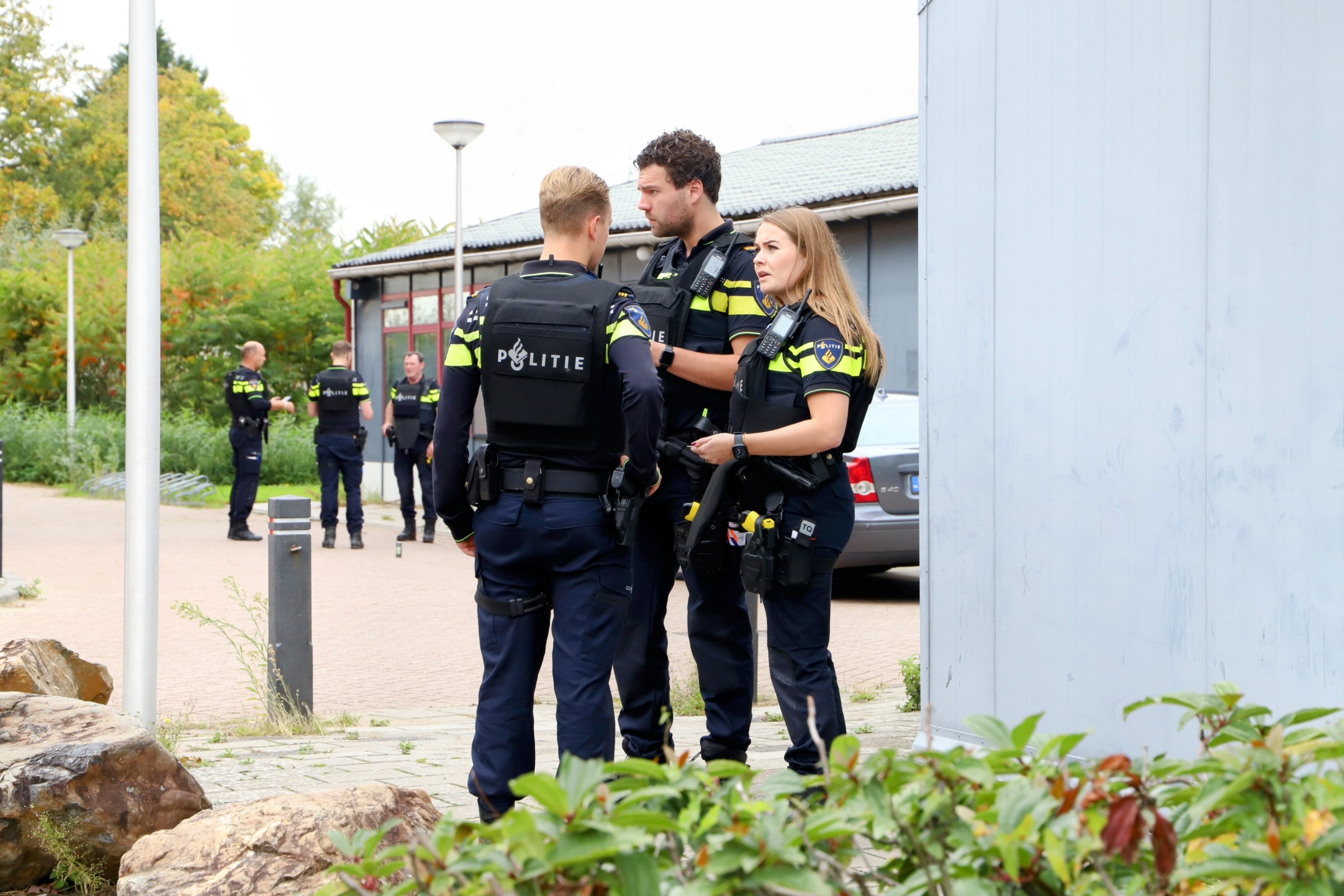 Politie onderzoekt melding van persoon met mogelijk vuurwapen