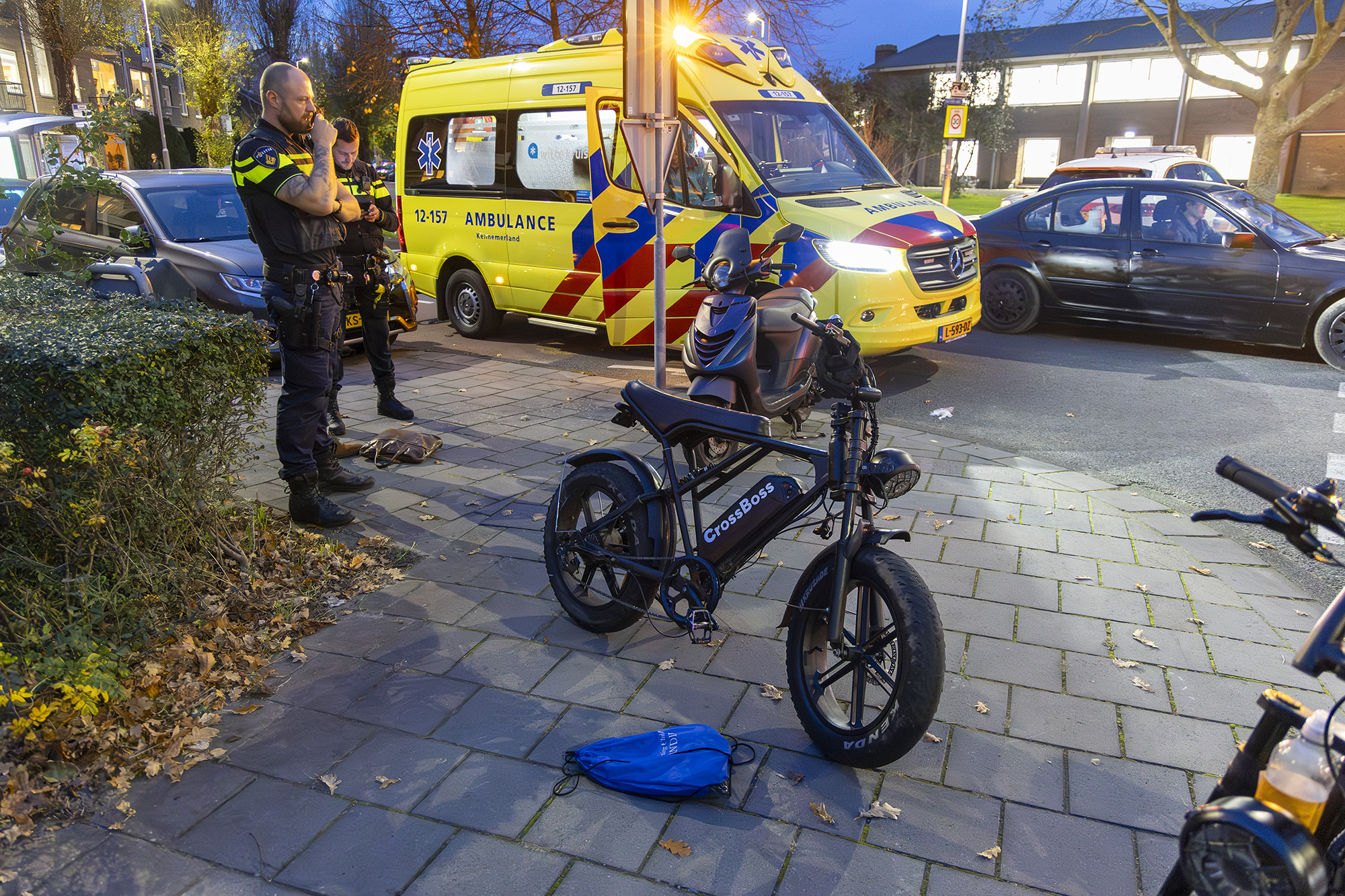 Automobilist gaat er vandoor na aanrijding fatbike Vondelweg in Haarlem - 112 Nederland