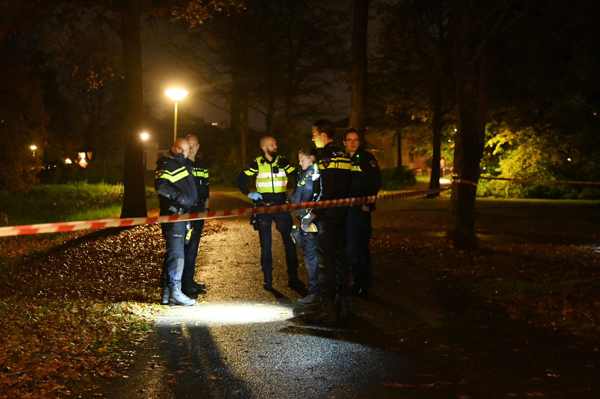 17-jarige jongen meerdere keren gestoken, verdachte aangehouden