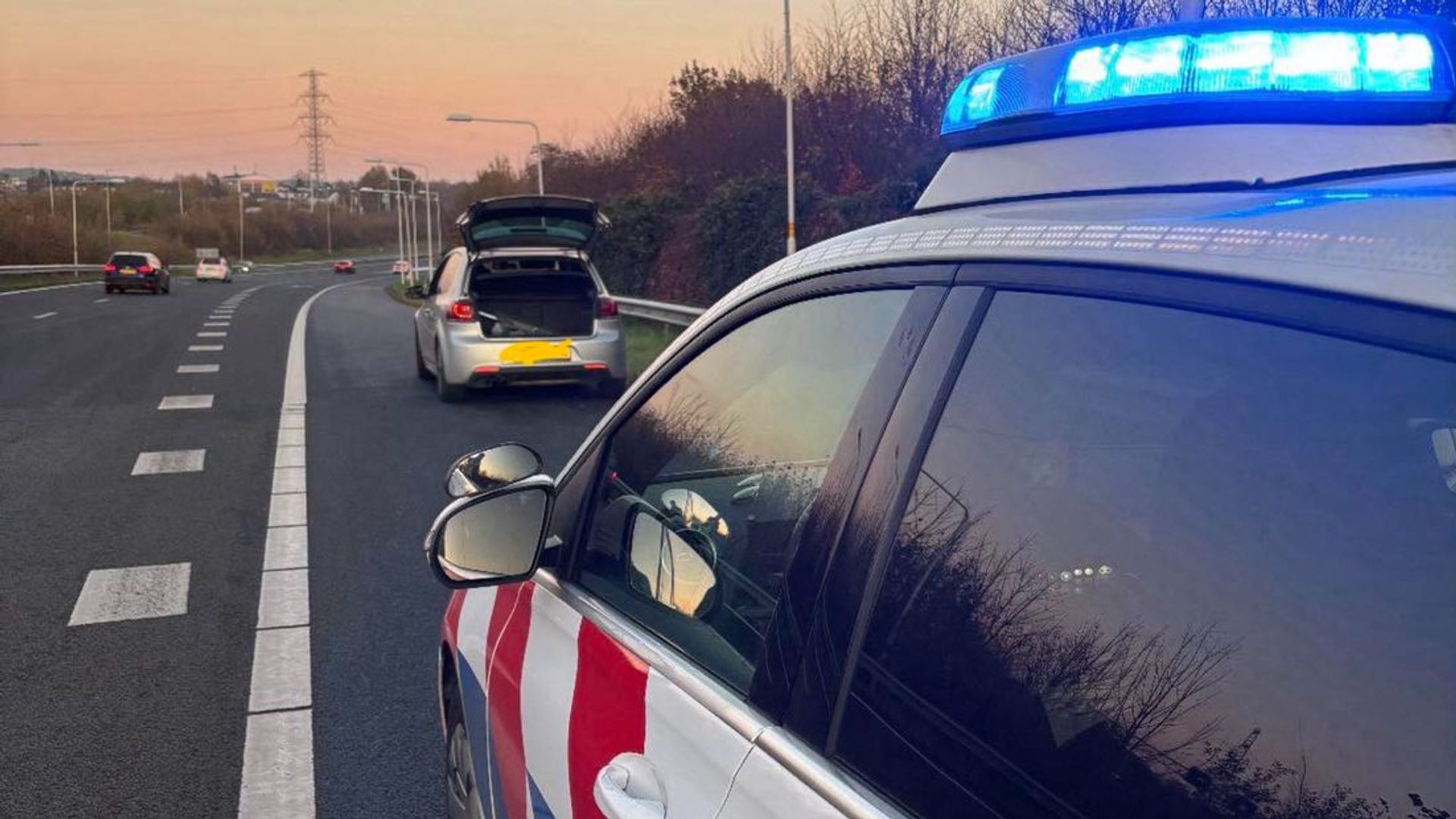 Politie haalt kind (6) uit auto omdat vader met drugs op achter stuur zit