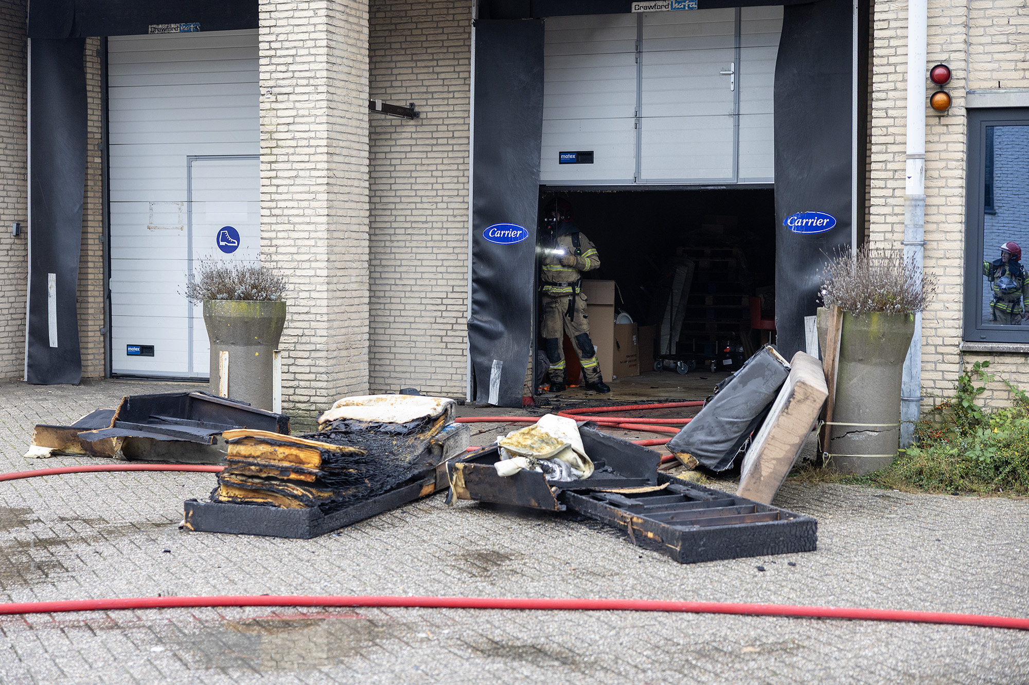 Grote brand in bedrijfspand Schipholweg Badhoevedorp - 112 Nederland