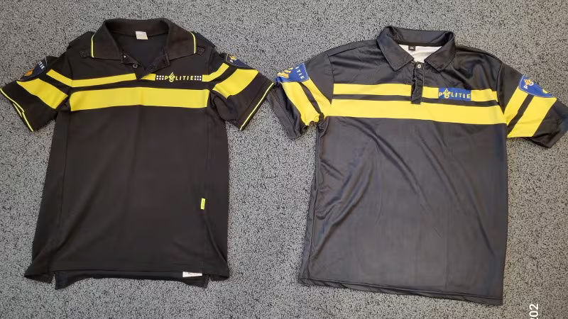 Zak met nep-politiekleding gevonden, politie onderzoekt mogelijke misleiding