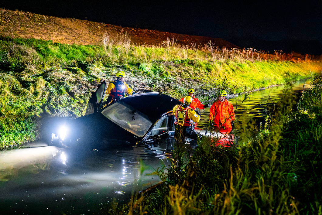 Automobilist verdwenen nadat voertuig in sloot beland
