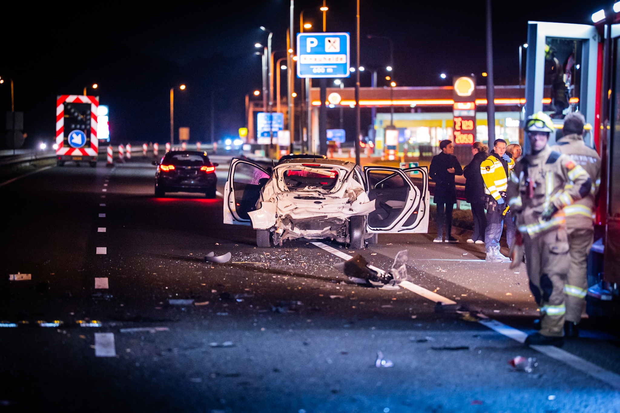 Vier gewonden bij zware kettingbotsing snelweg door file grenscontrole