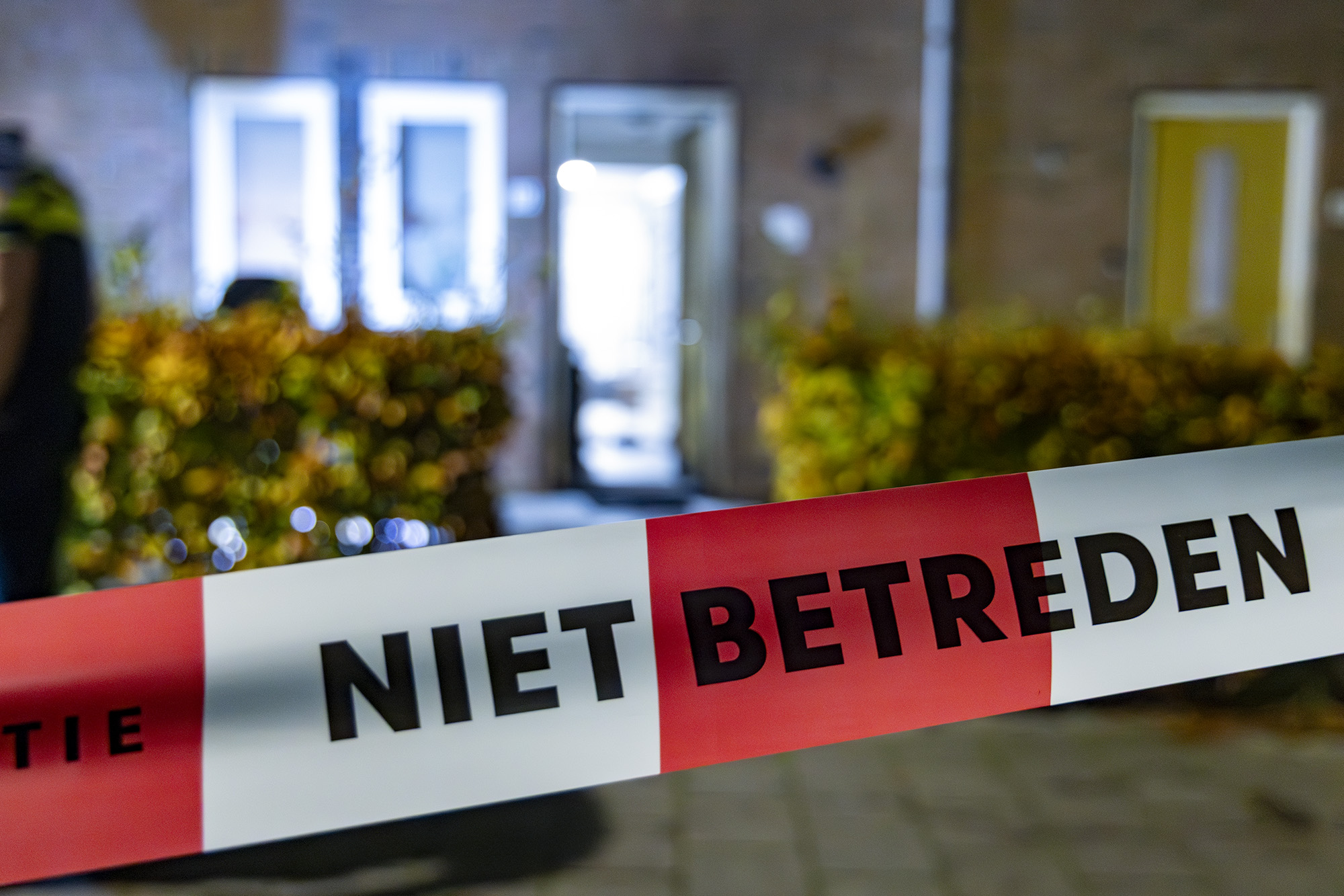 Explosie bij voordeur aan Archimedeskade in Haarlem - 112 Nederland
