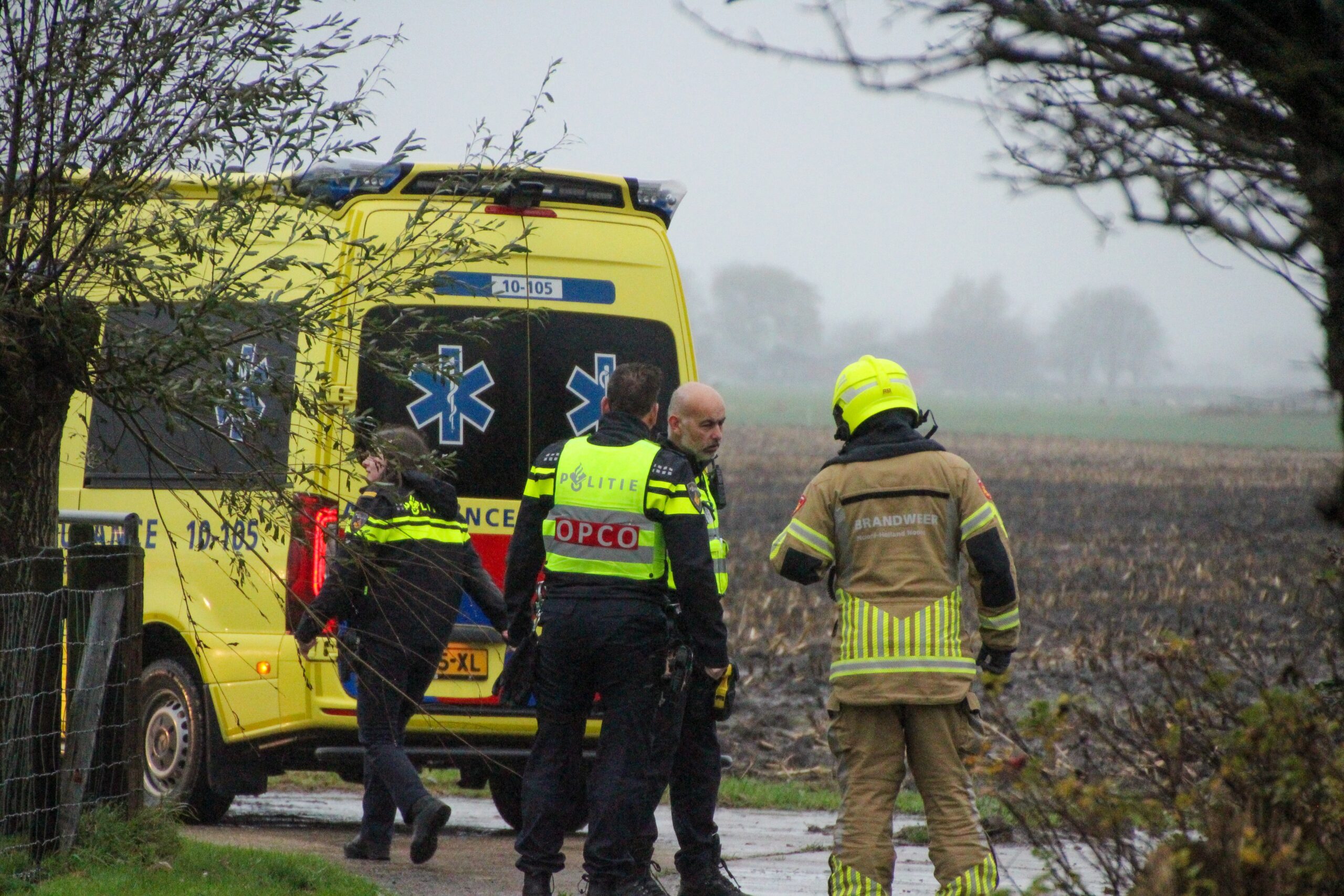 Twee tieners onderkoeld uit modder bevrijd door brandweer