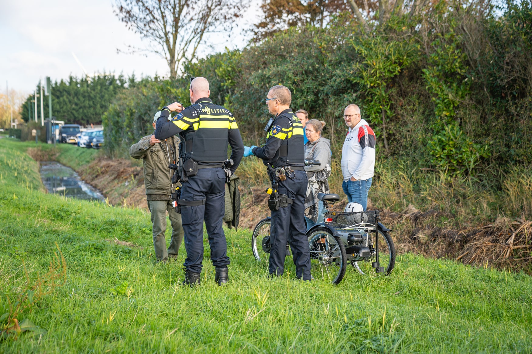 Man op driewieler uit sloot gered