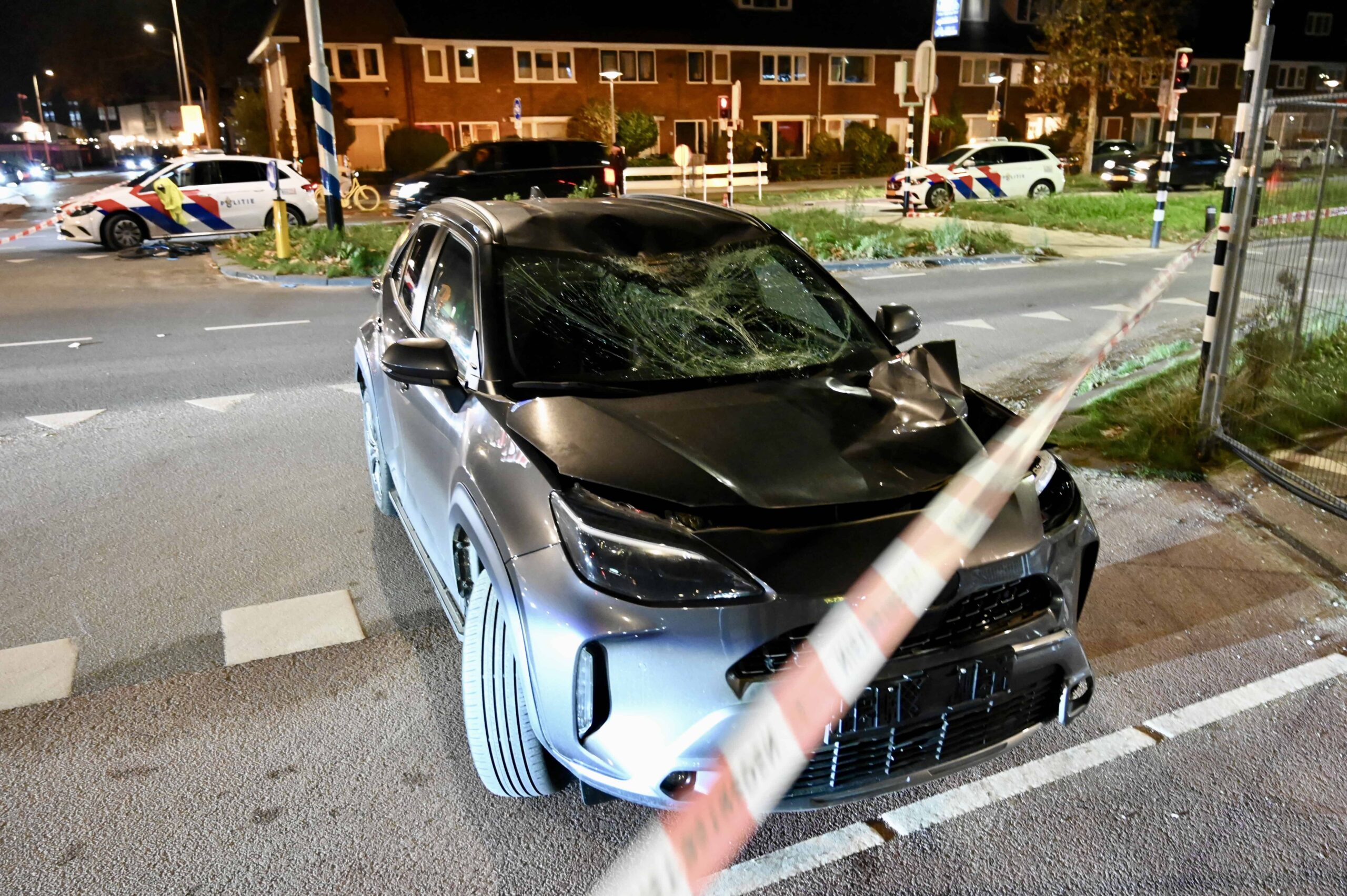 Fietser zwaargewond nadat hij geschept wordt door auto