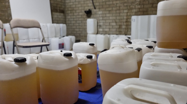 Groot drugslab ontdekt met 650 liter MDMA, man (24) aangehouden