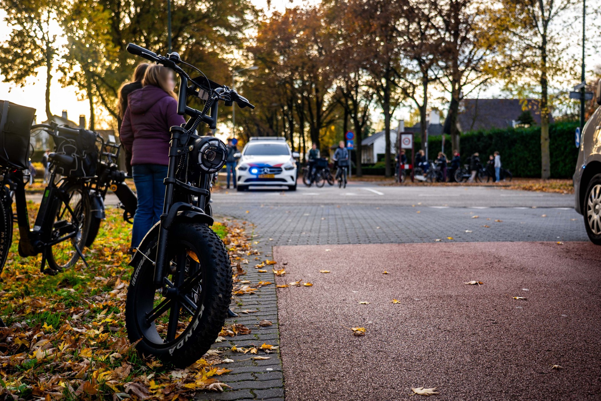 Fatbiker gewond bij aanrijding met twee auto’s op kruising