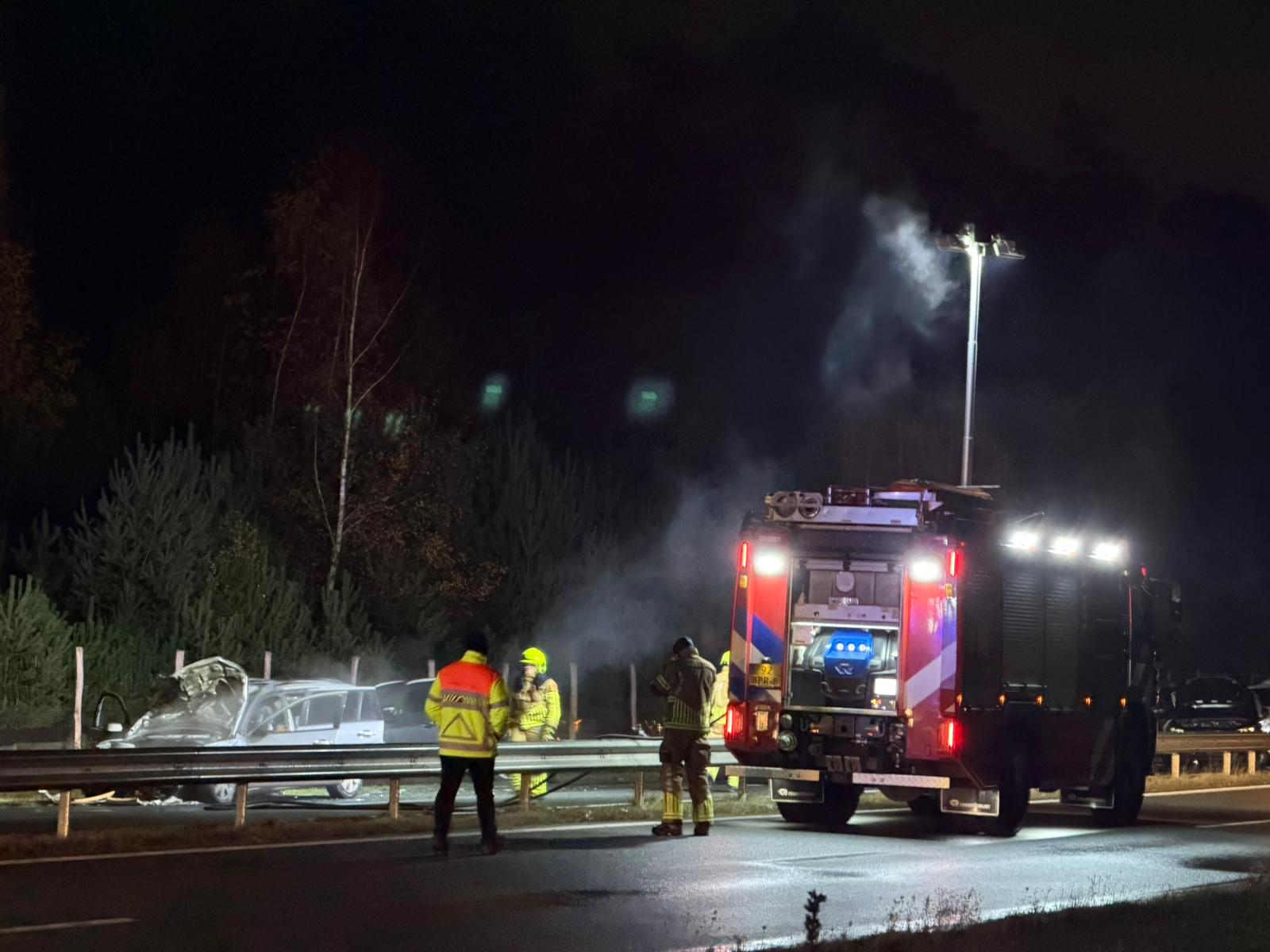 Kettingbotsing met voertuigbrand op Provincialeweg