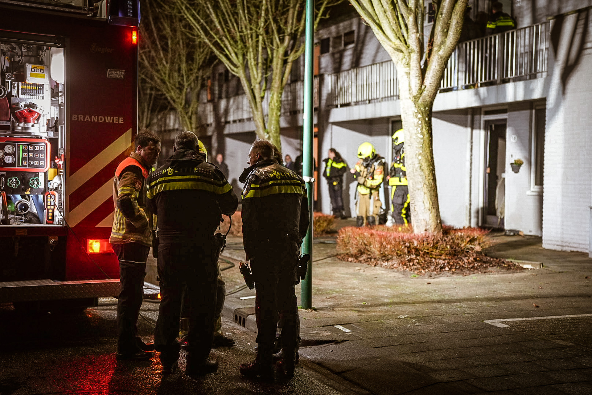 Bewoonster gereanimeerd na woningbrand