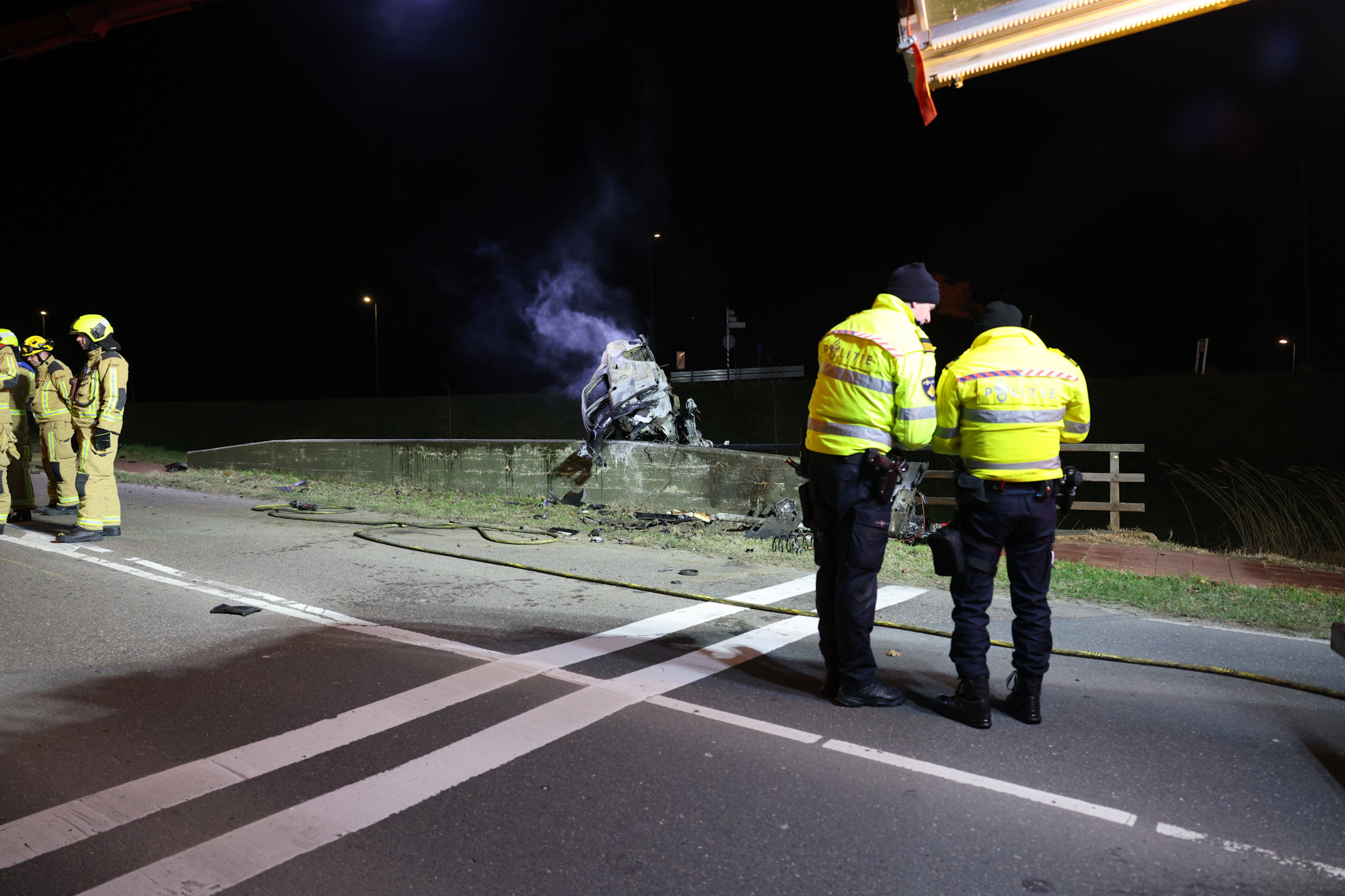 Dodelijk ongeval met auto leidt tot brand Coldenhovelaan in Maasdijk - 112 Nederland
