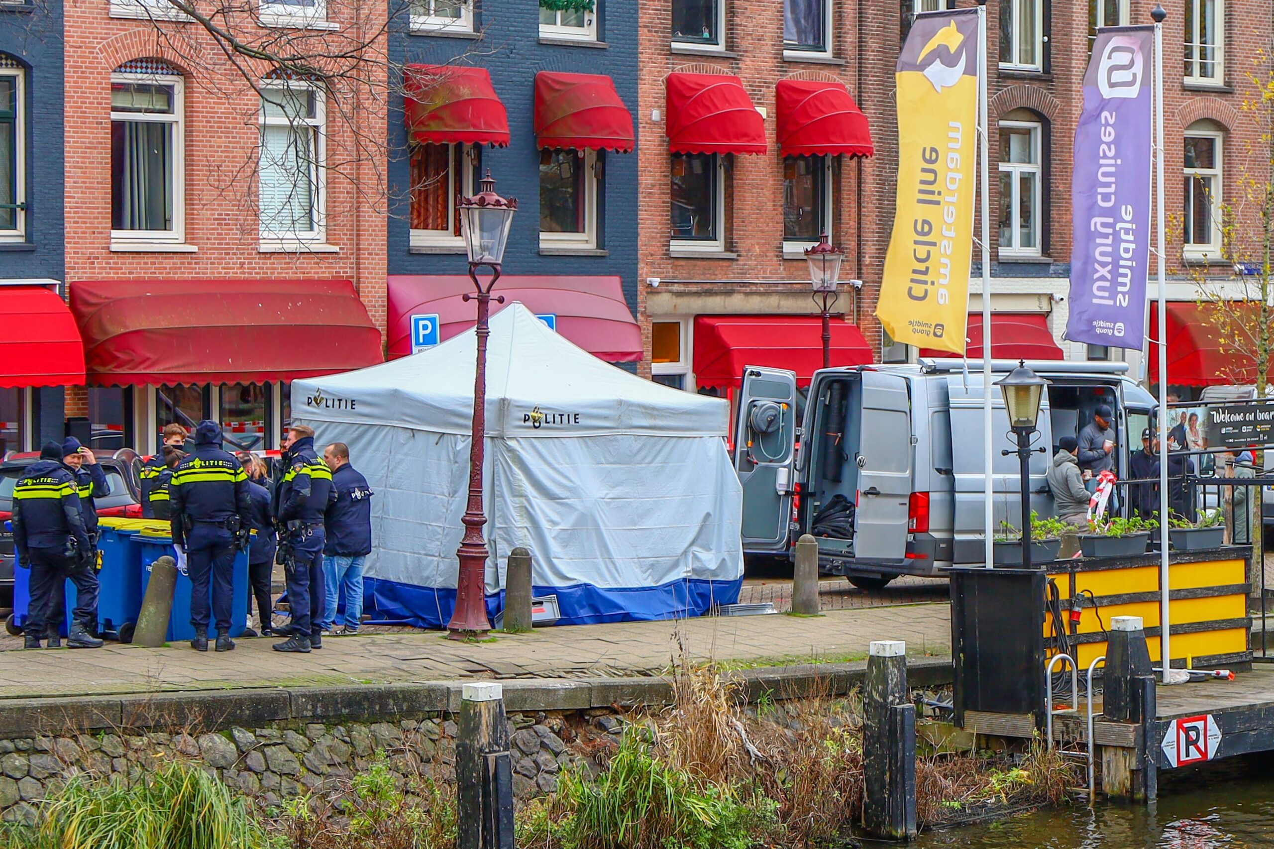 Omstanders vinden zien lichaam in water drijven