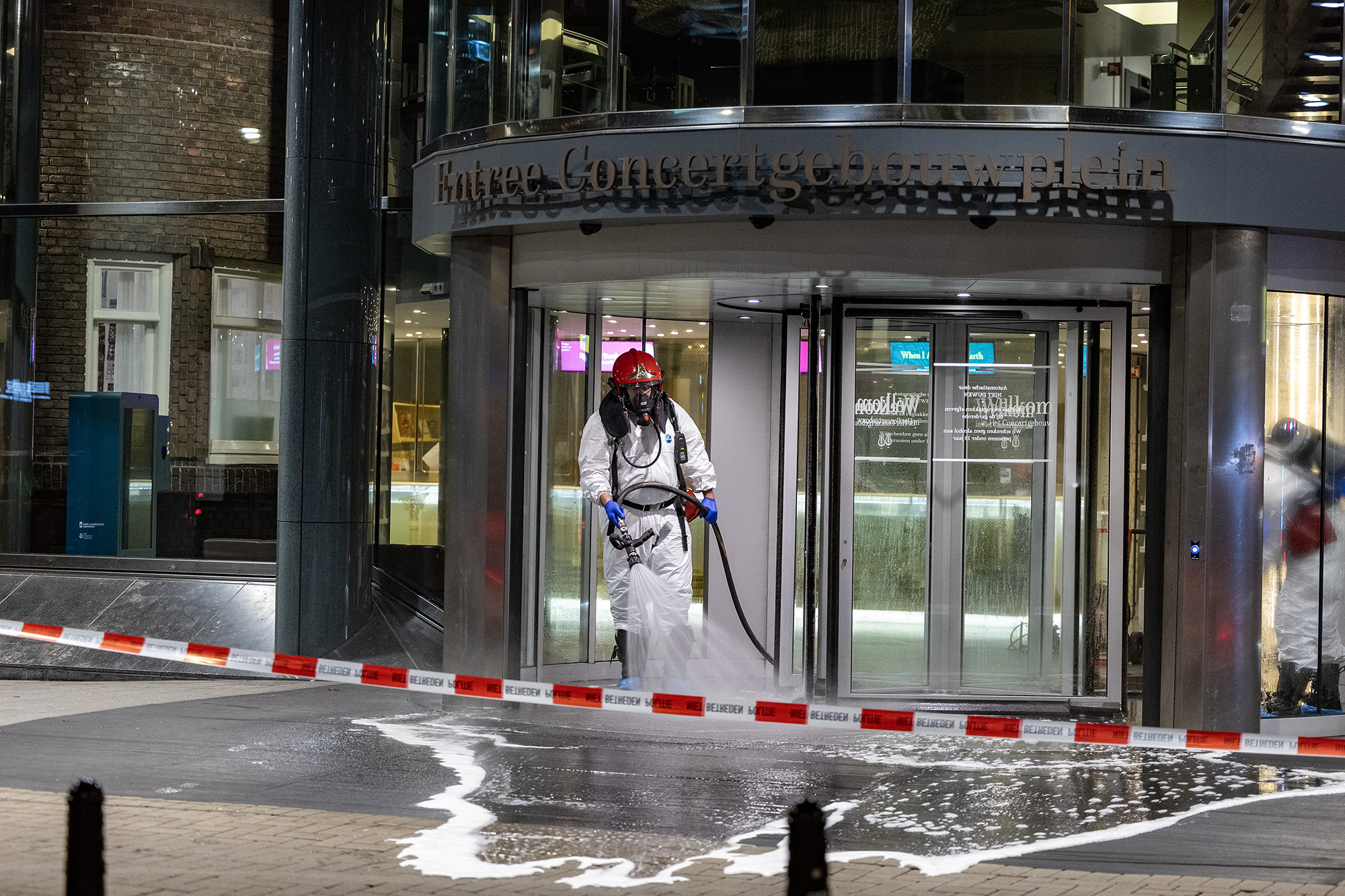 Concertgebouw Amsterdam ontruimd nadat bezoekers misselijk werden door onbekende stof - 112 Nederland