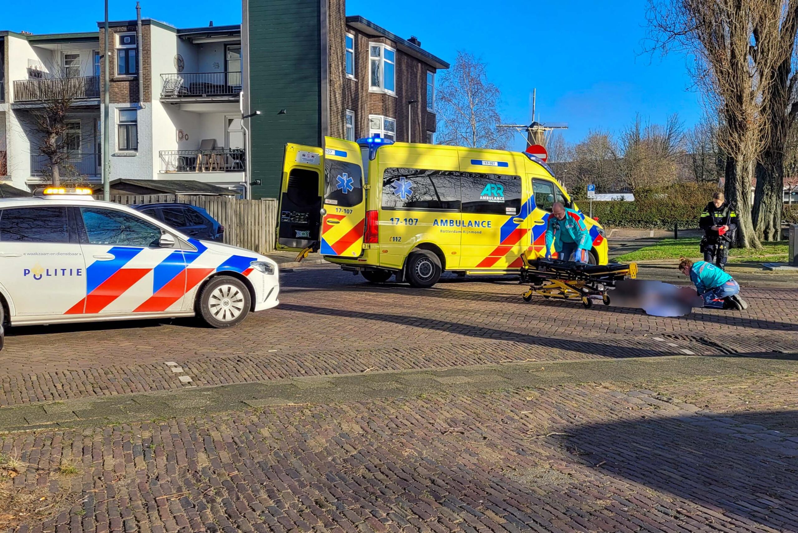 Voetganger zwaargewond na opzettelijke aanrijding