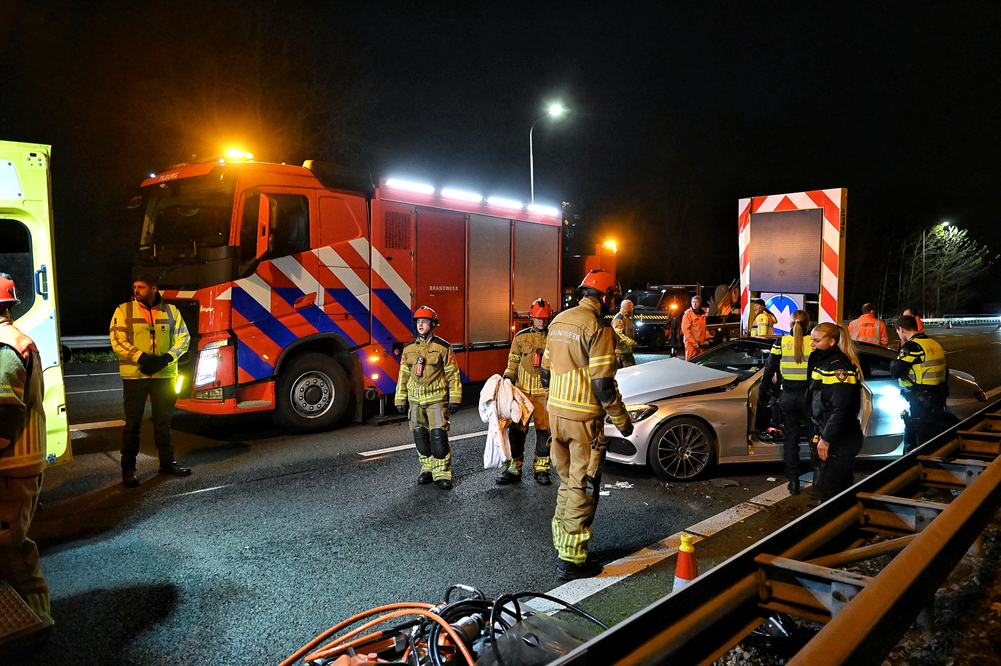 Slingerende automobilist botst tegen pijlwagen bij werkzaamheden