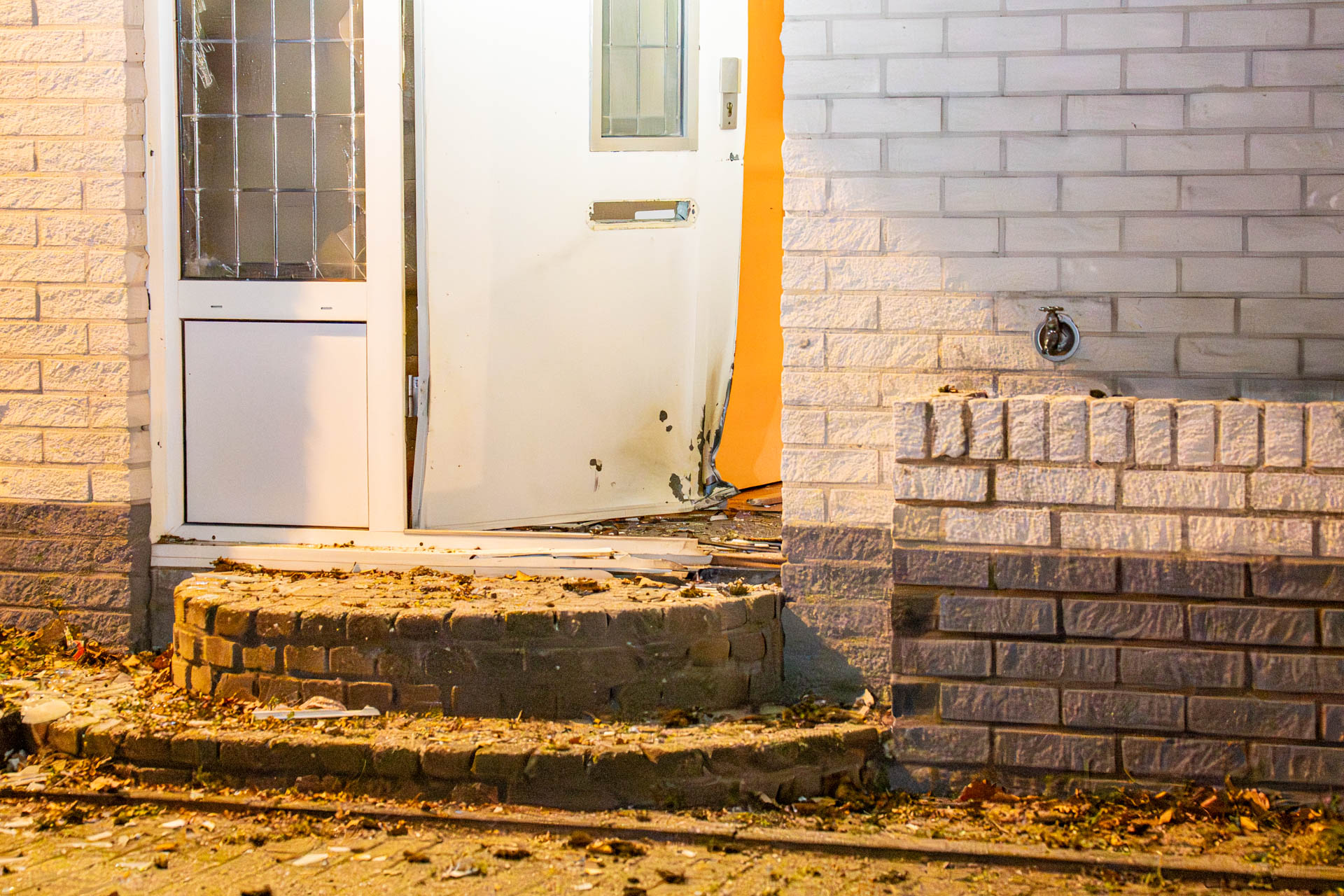 Explosie zorgt voor flinke schade aan woning