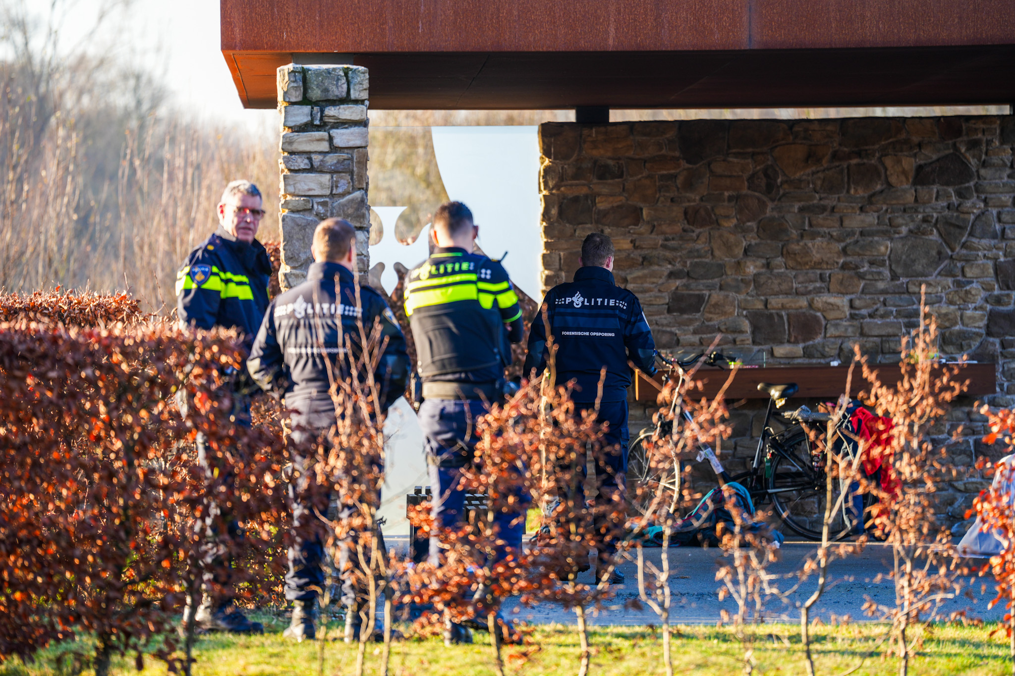 Overleden persoon aangetroffen op begraafplaats