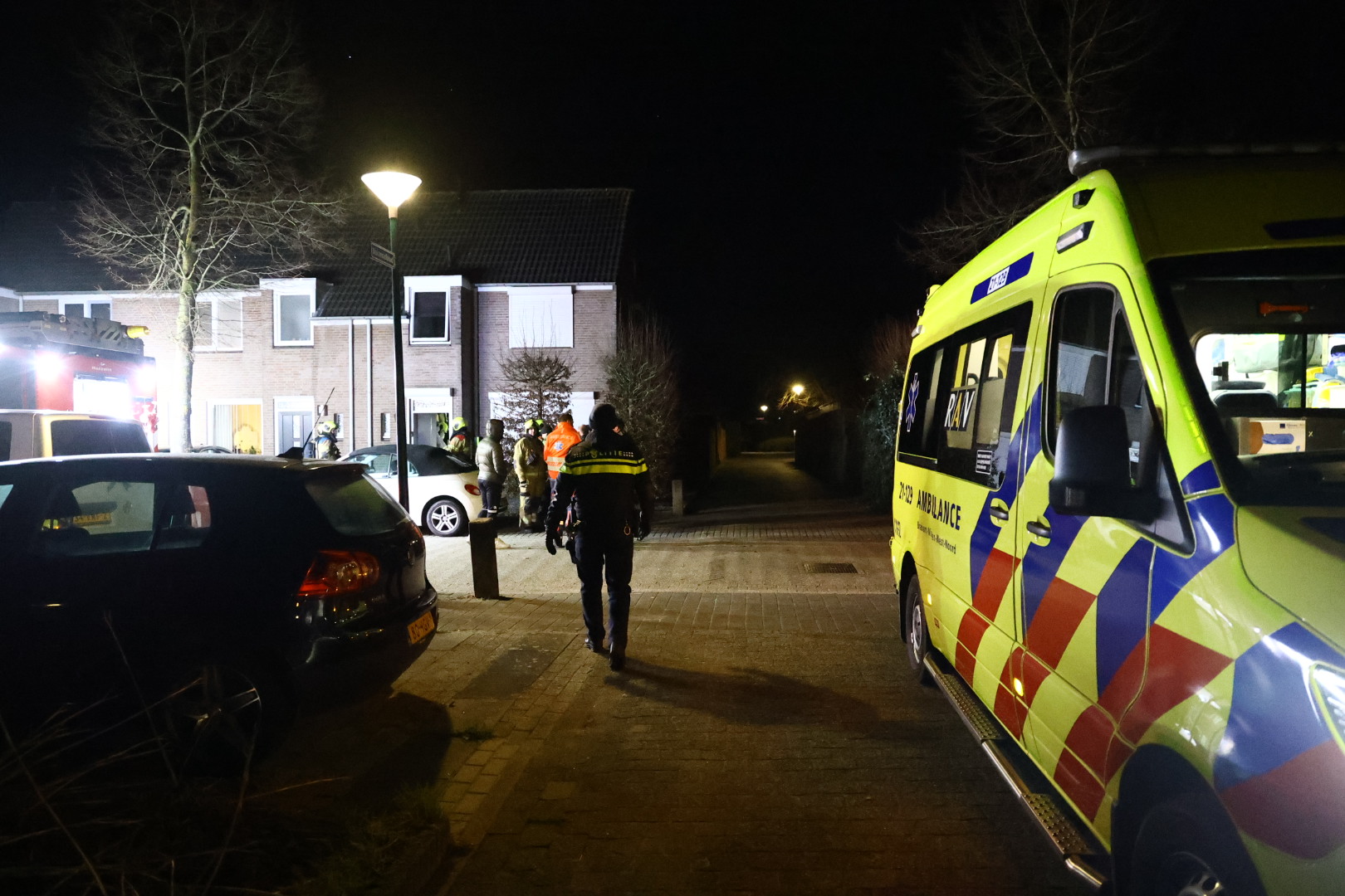 Man en twee kinderen naar ziekenhuis na keukenbrand