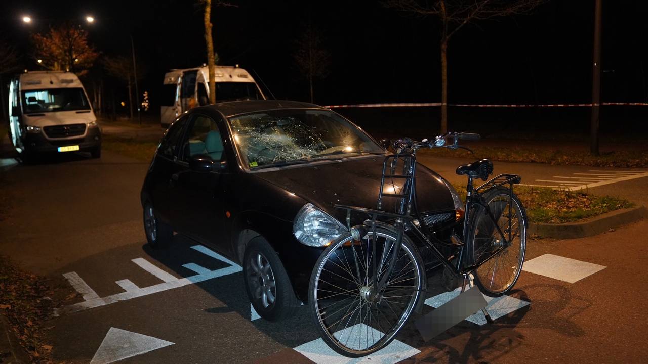 16-jarige fietsster ernstig gewond bij aanrijding met auto