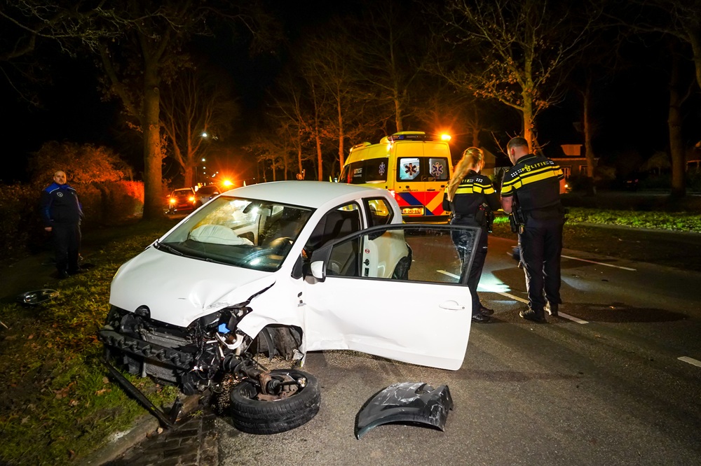 Verkeersruzie eindigt is ravage, bestuurder zwaargewond