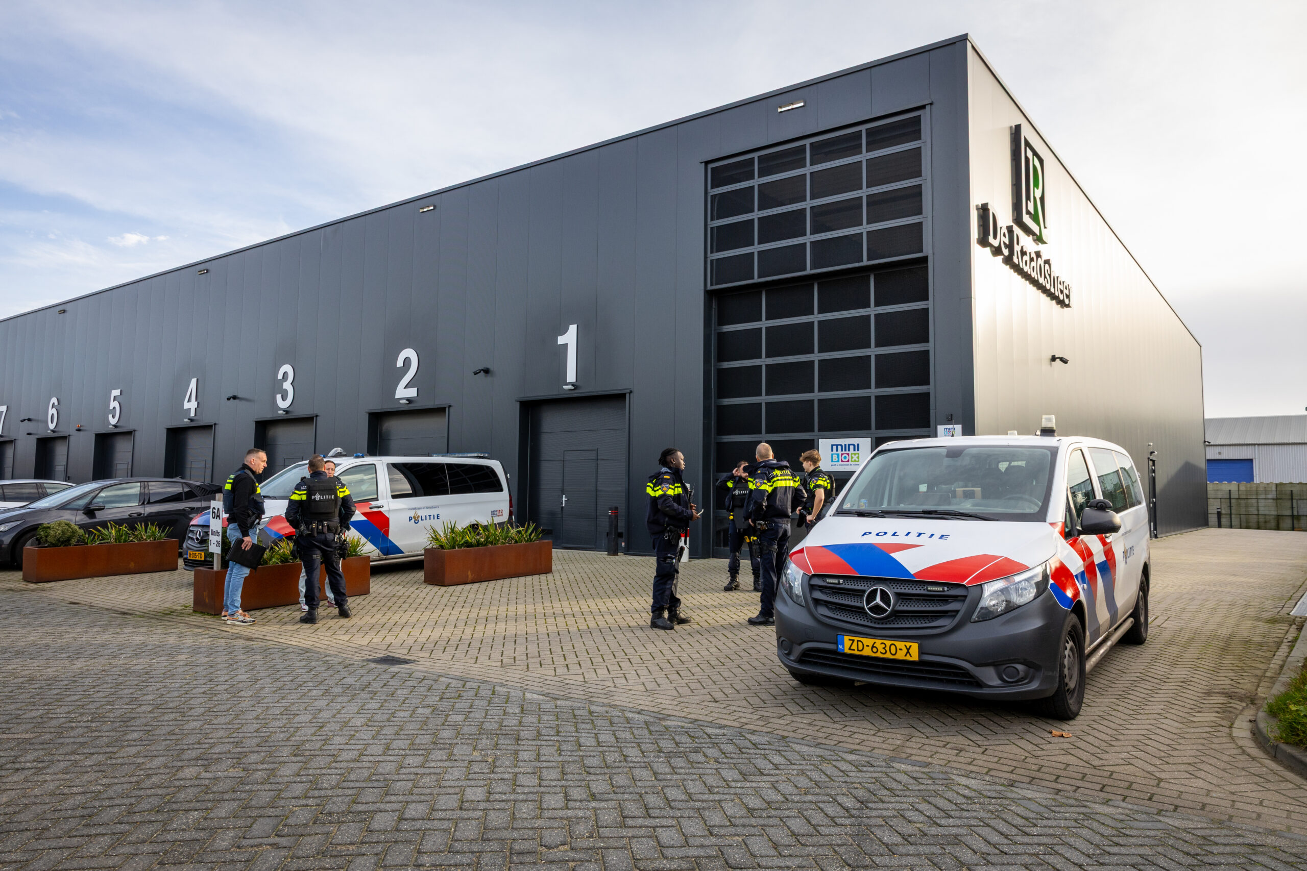 Grote hoeveelheid hennep aangetroffen na inbraak in bedrijfspand