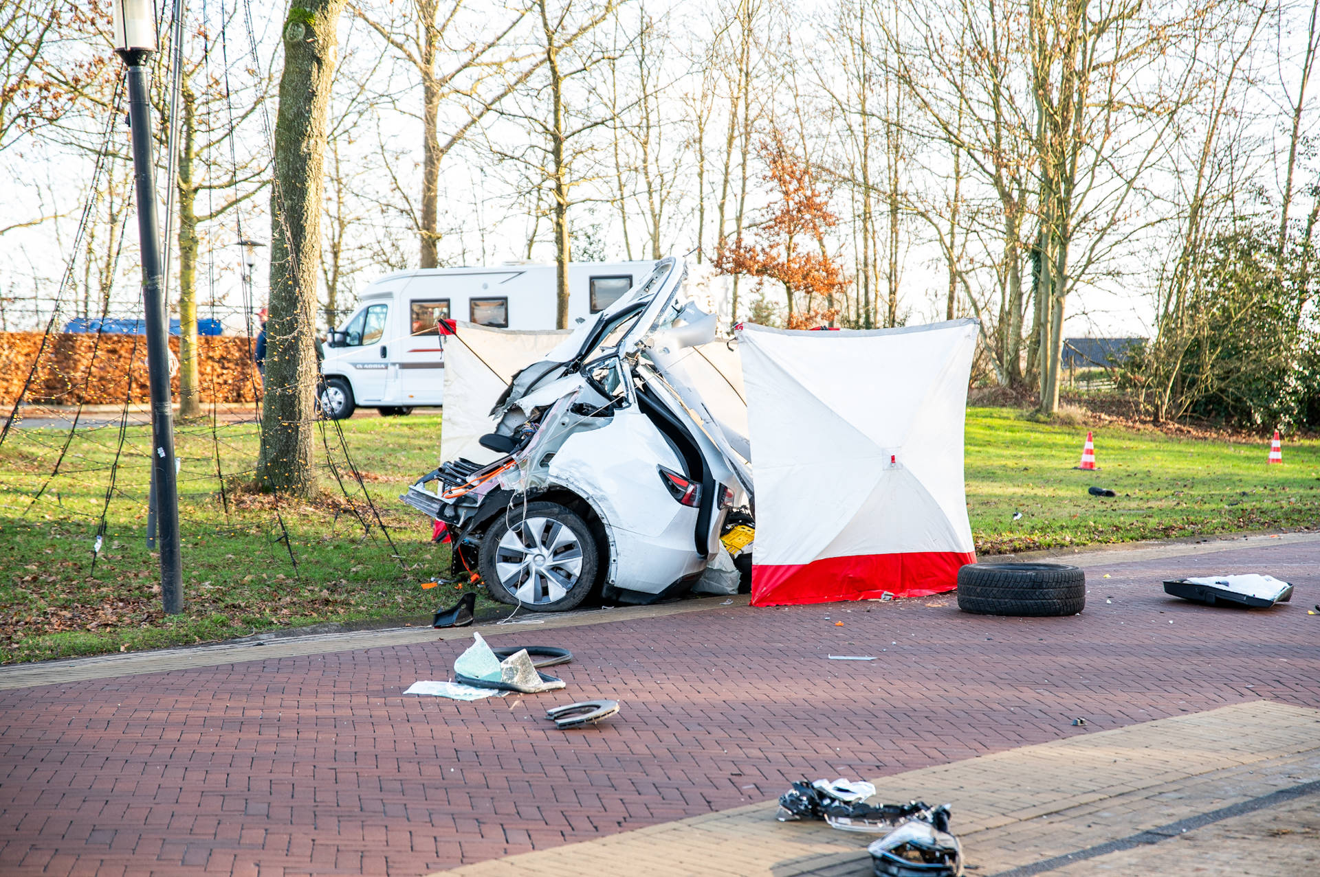 Dodelijke Tesla crash: 85-jarige overleden