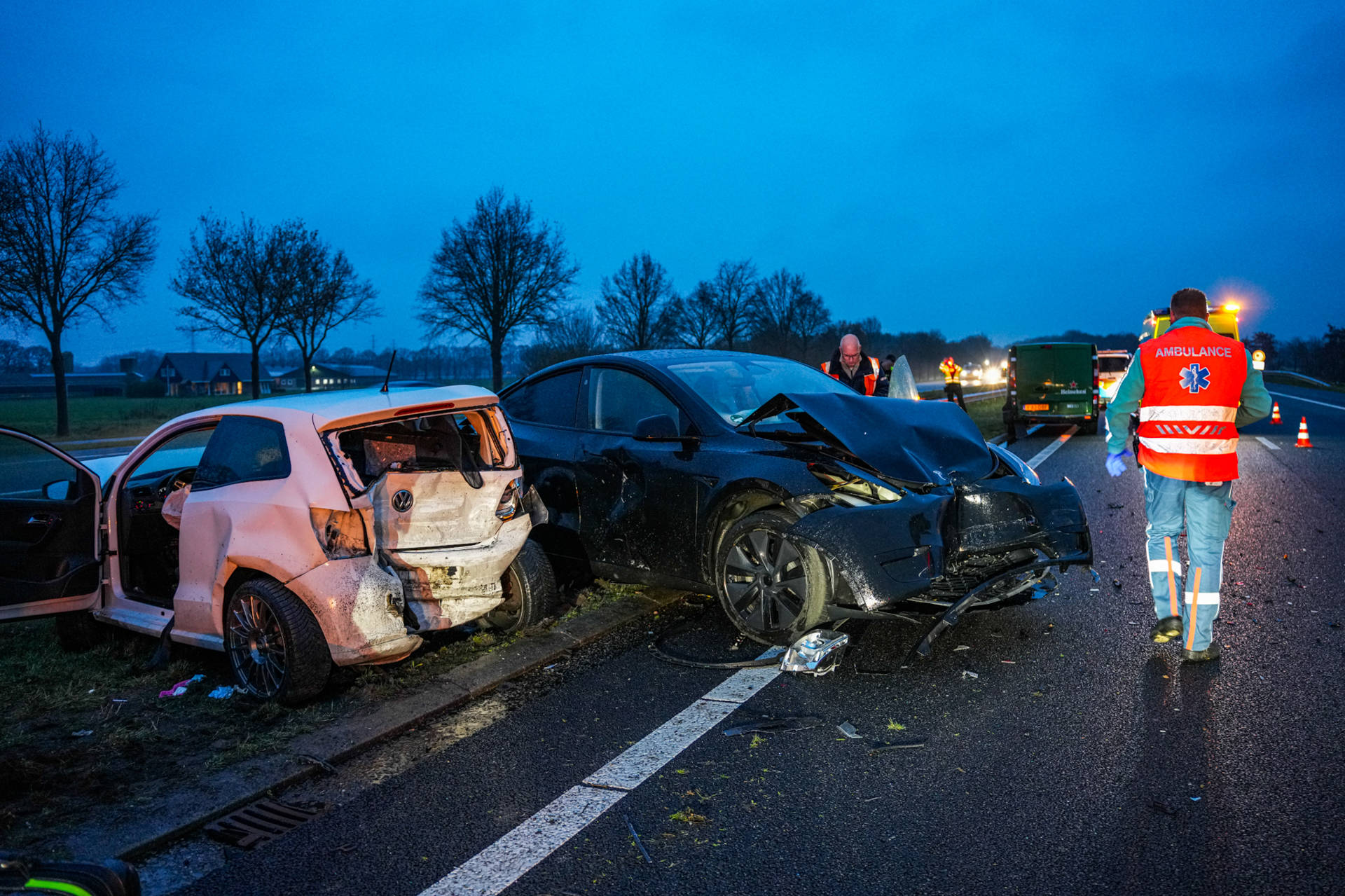 Gewonden en ravage na ongeval op snelweg