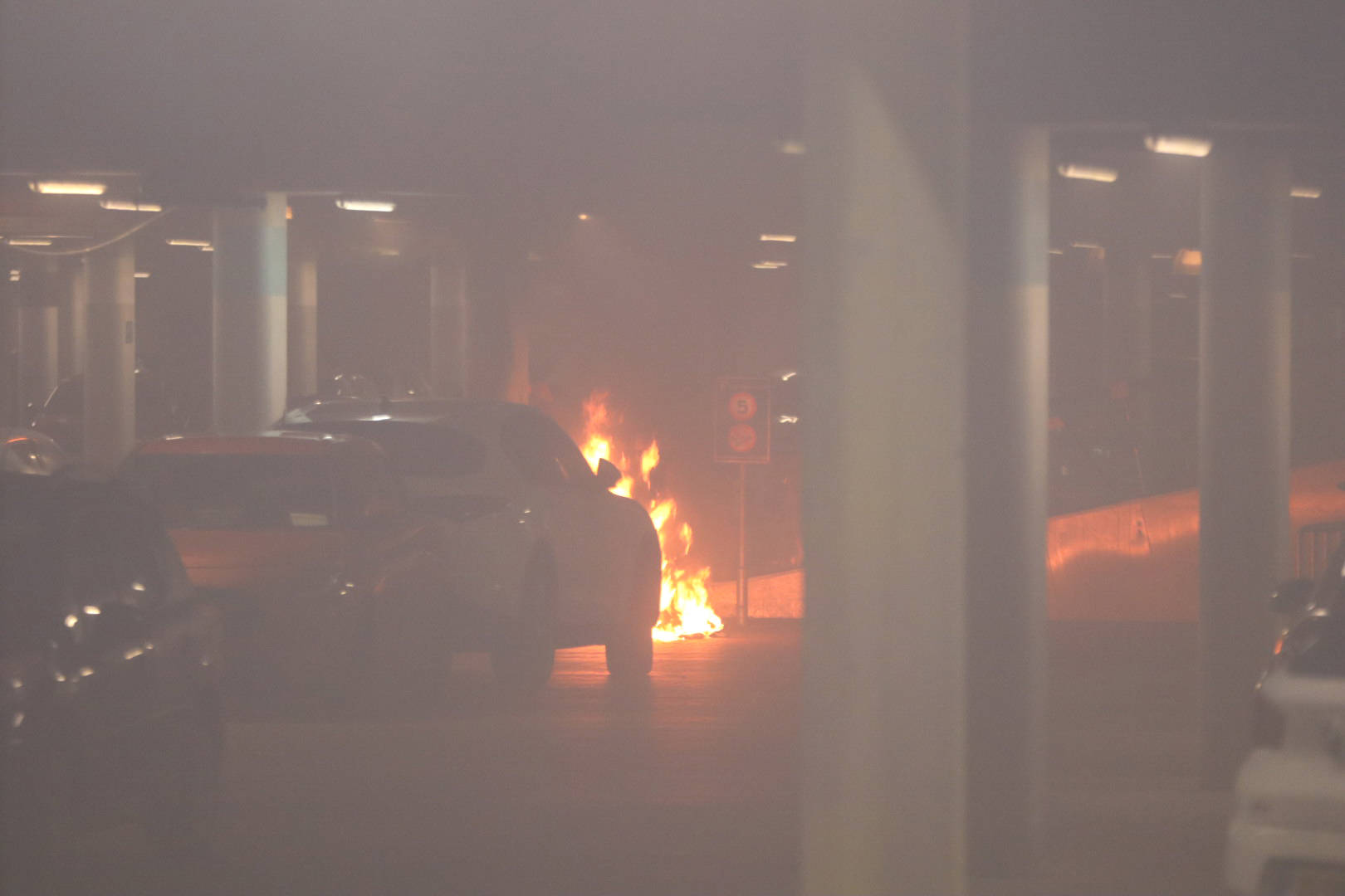 Parkeergarage ontruimd vanwege brand