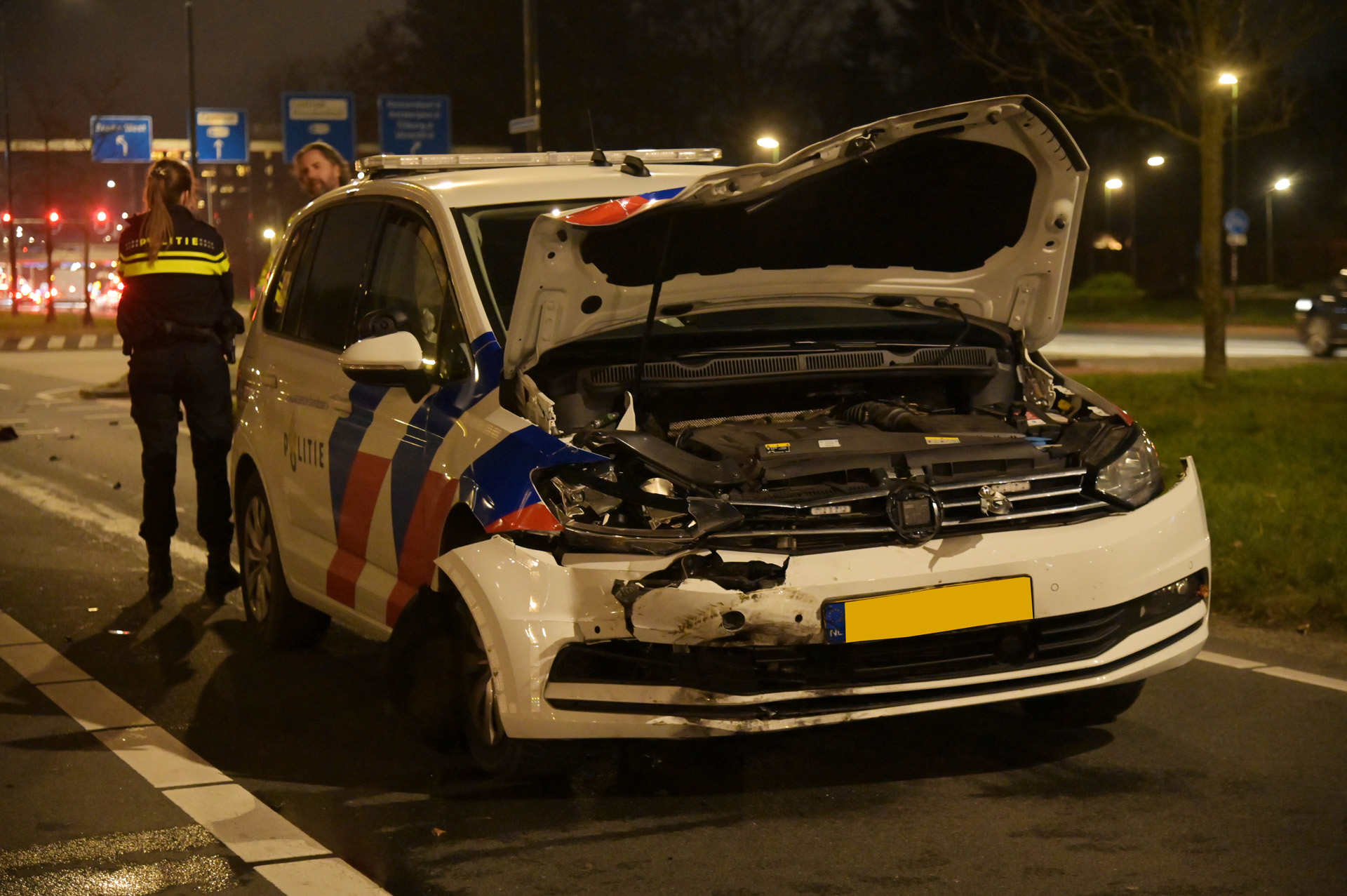 Aanrijding tussen specialistisch politievoertuig en auto