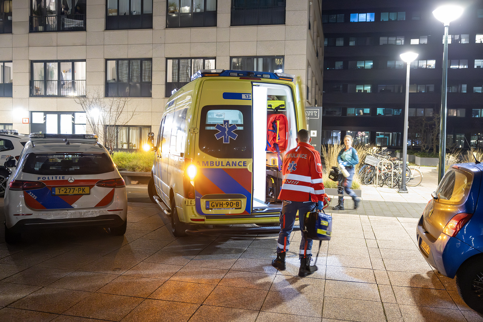 Politie onderzoekt melding van steekpartij en overval