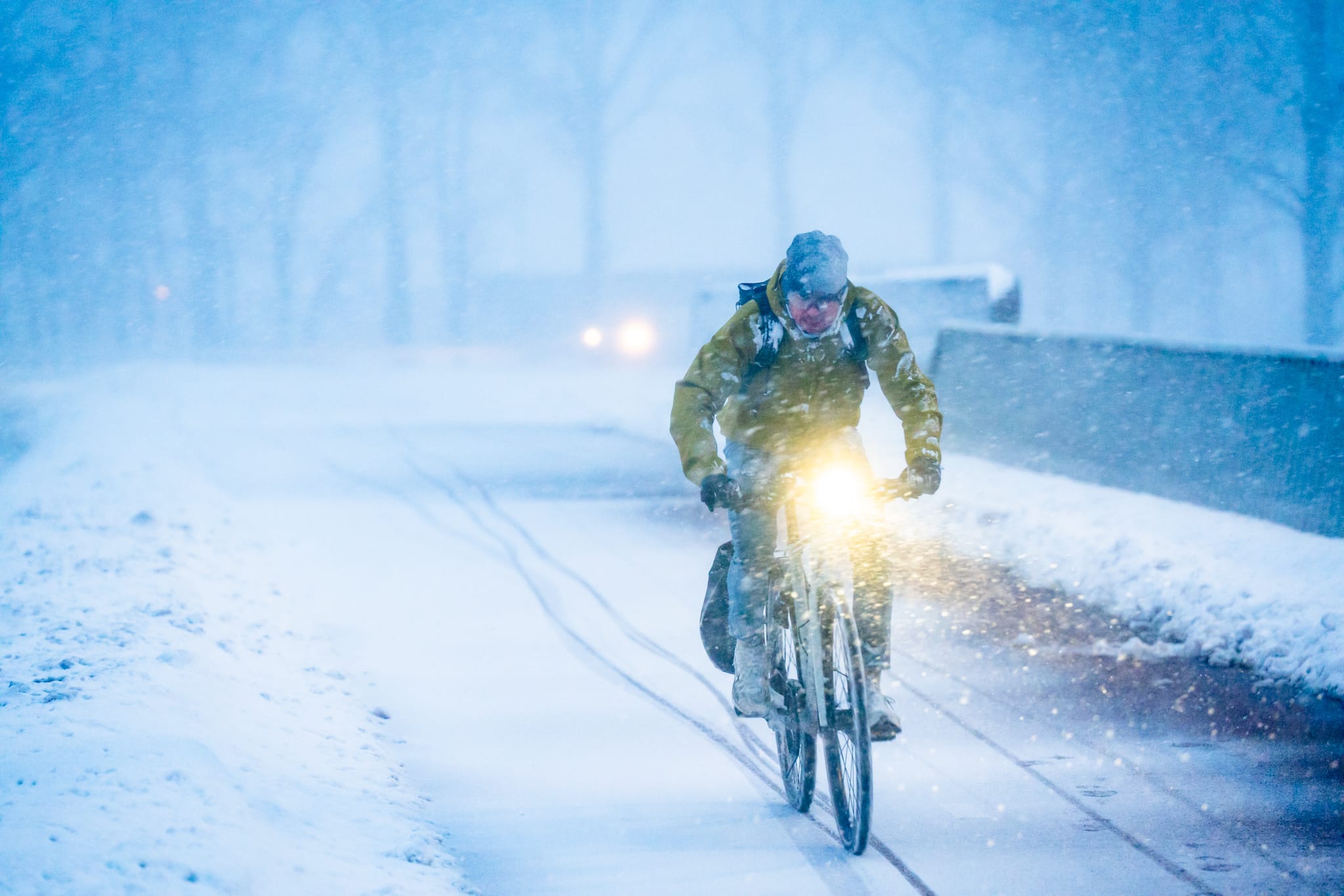 KNMI slaat alarm: code oranje door levensgevaarlijke gladheid
