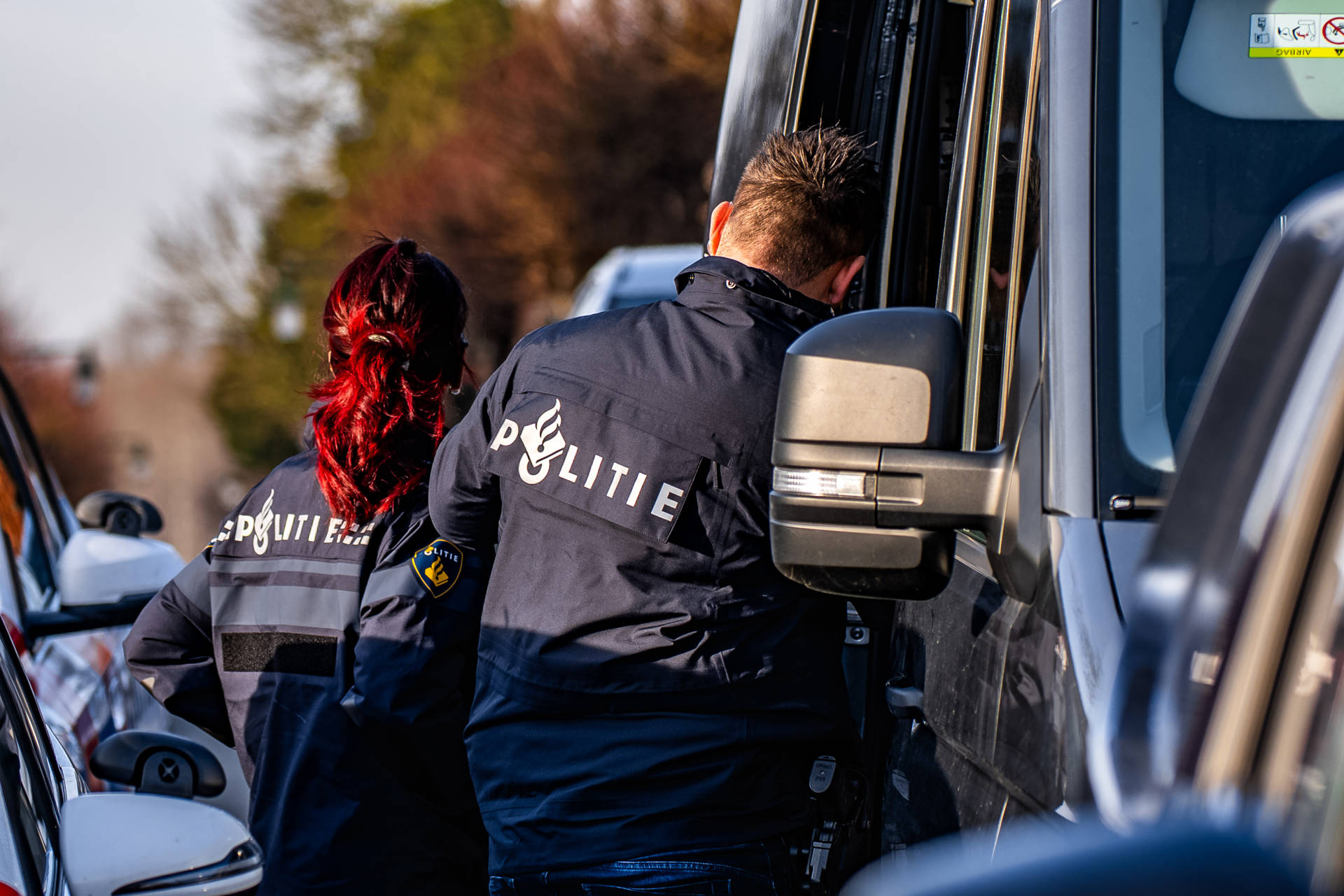 Overleden persoon aangetroffen in water, identiteit onbekend