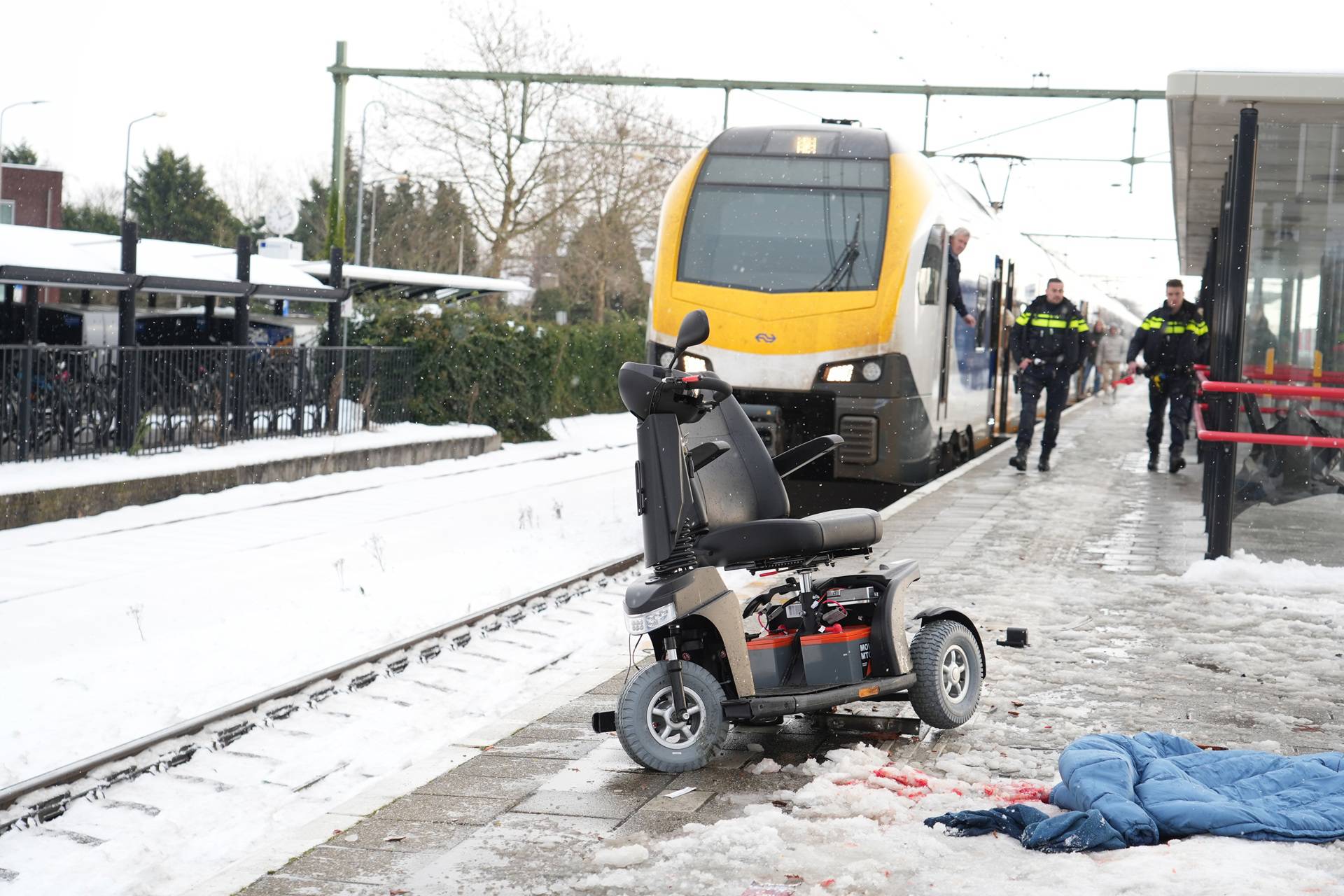 Man in scootmobiel ernstig gewond na aanrijding met trein