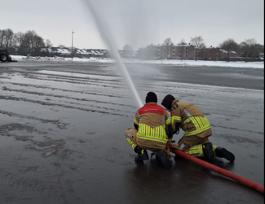 Pop-up-schaatsbaan geopend als alternatief voor natuurijs