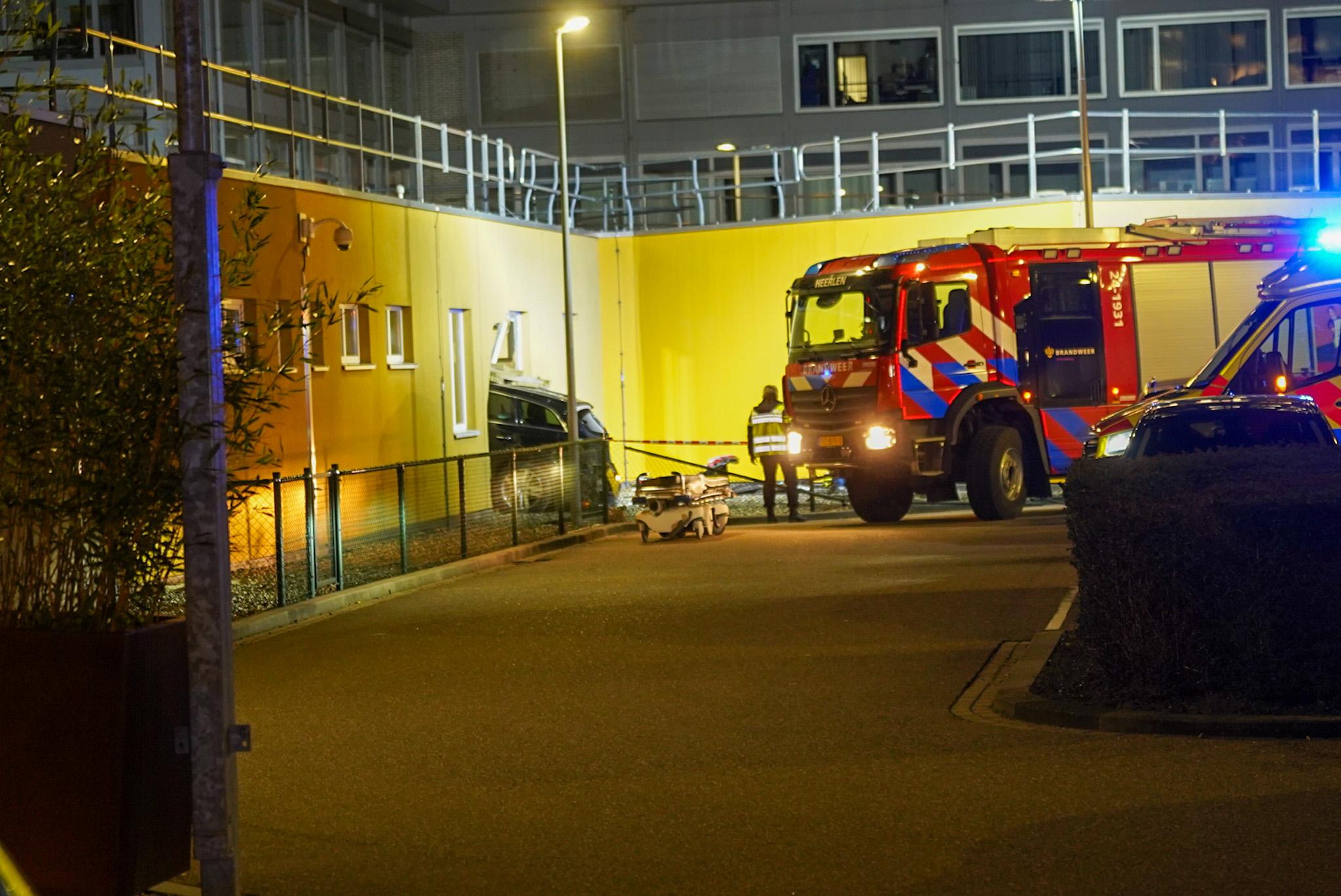 Man (54) die ziekenhuis binnenreed overleden