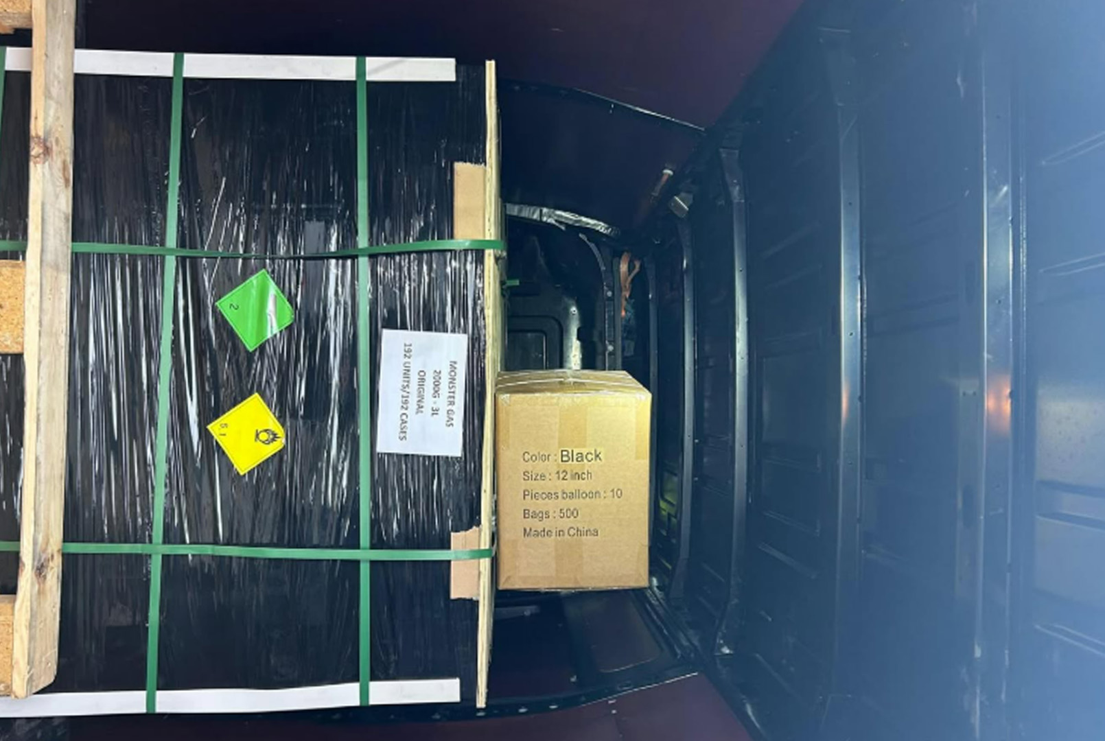 Meerdere aanhoudingen bij grenstoezicht voor lachgas, drugs en openstaande straffen