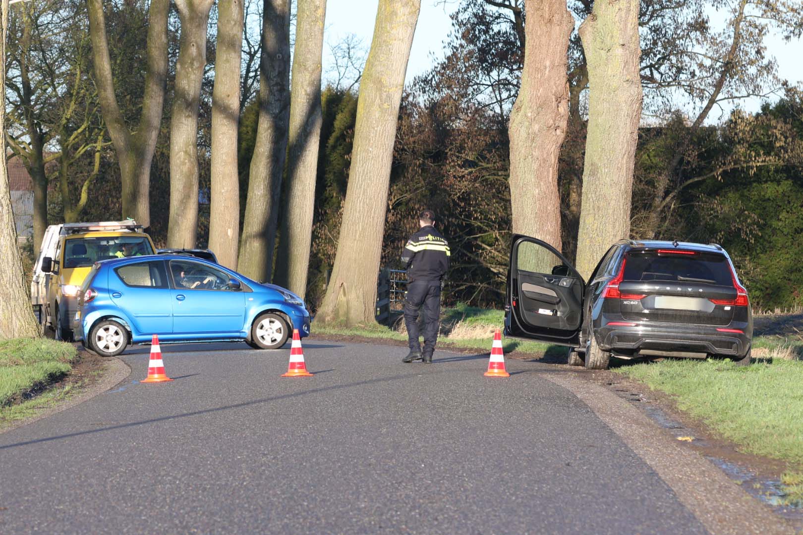 Meisje met spoed naar ziekenhuis na aanrijding