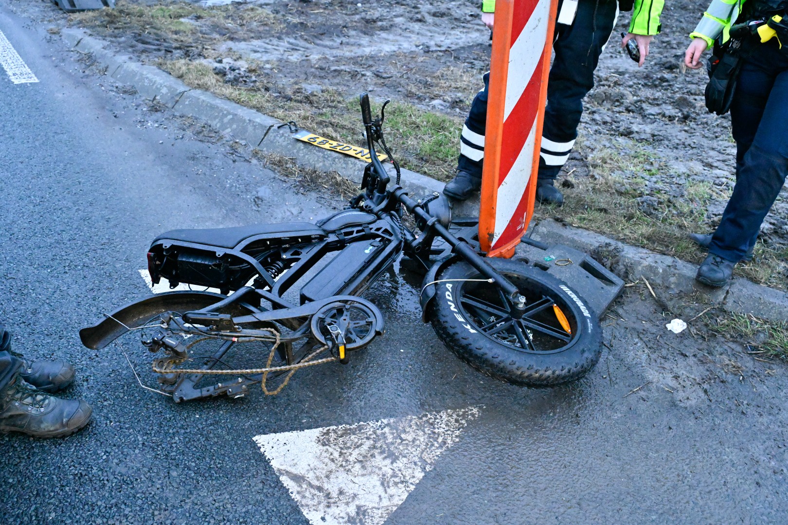 Vrouw op fatbike gewond bij aanrijding op Provinciale Weg