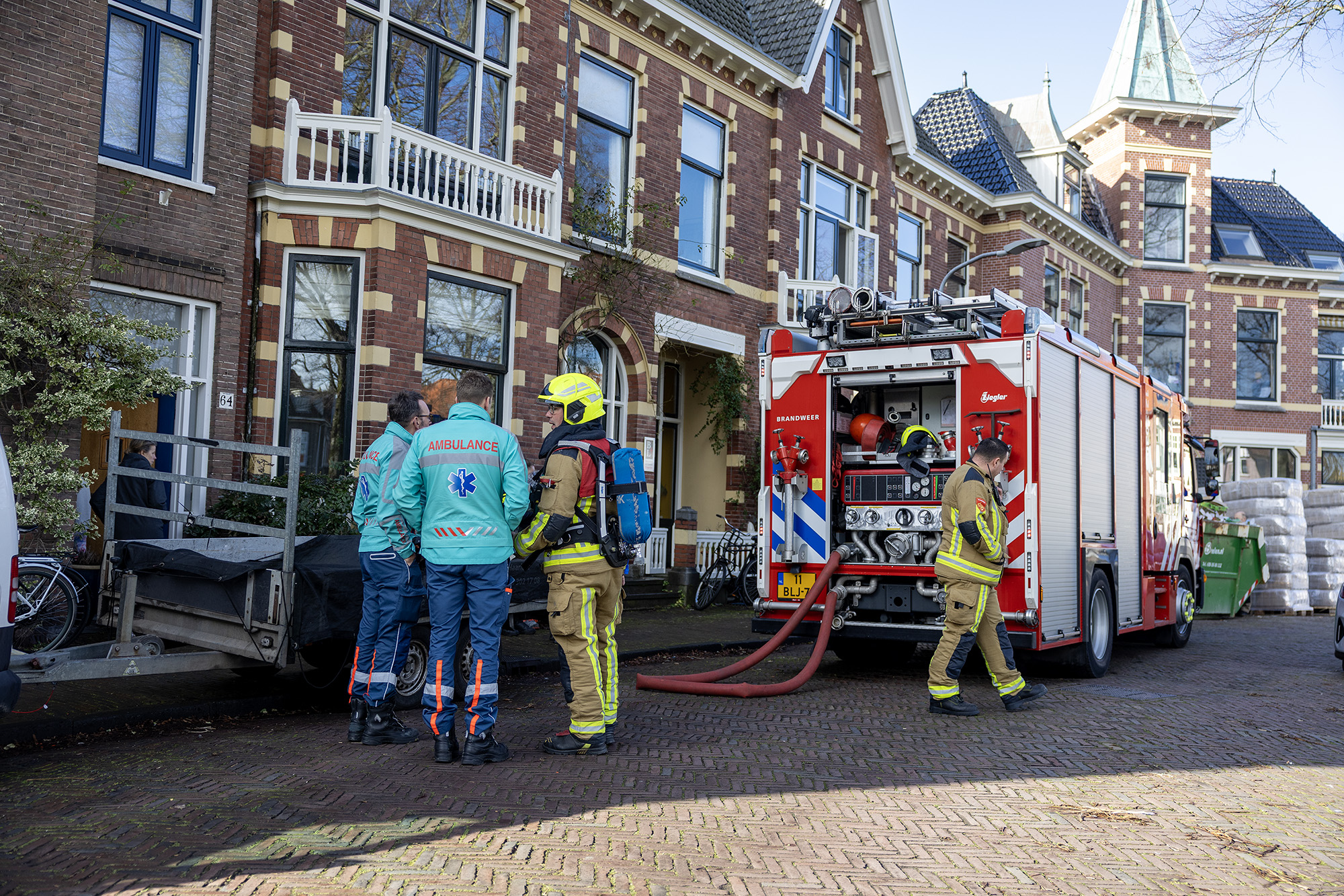 Man gewond na brand in woning
