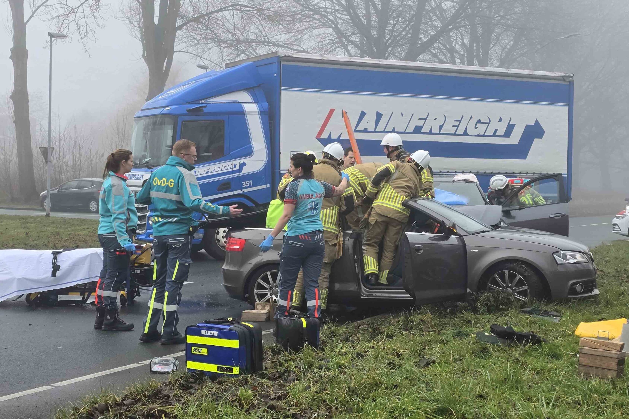 Twee gewonden naar ziekenhuis na ongeluk