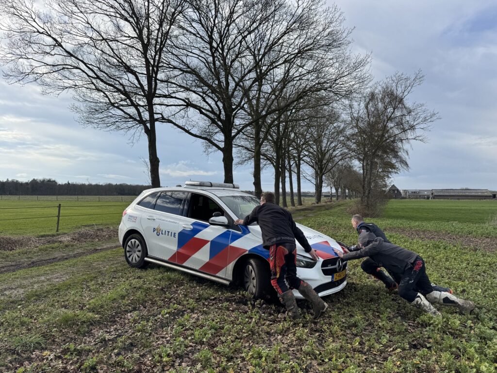 Motorrijder zwaargewond bij ongeval tijdens tour Scheidingsweg in Boekel - 112 Nederland