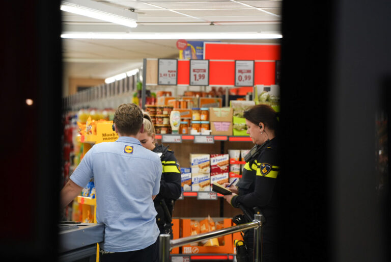 Overval op Lidl, verdachte vlucht op elektrische step