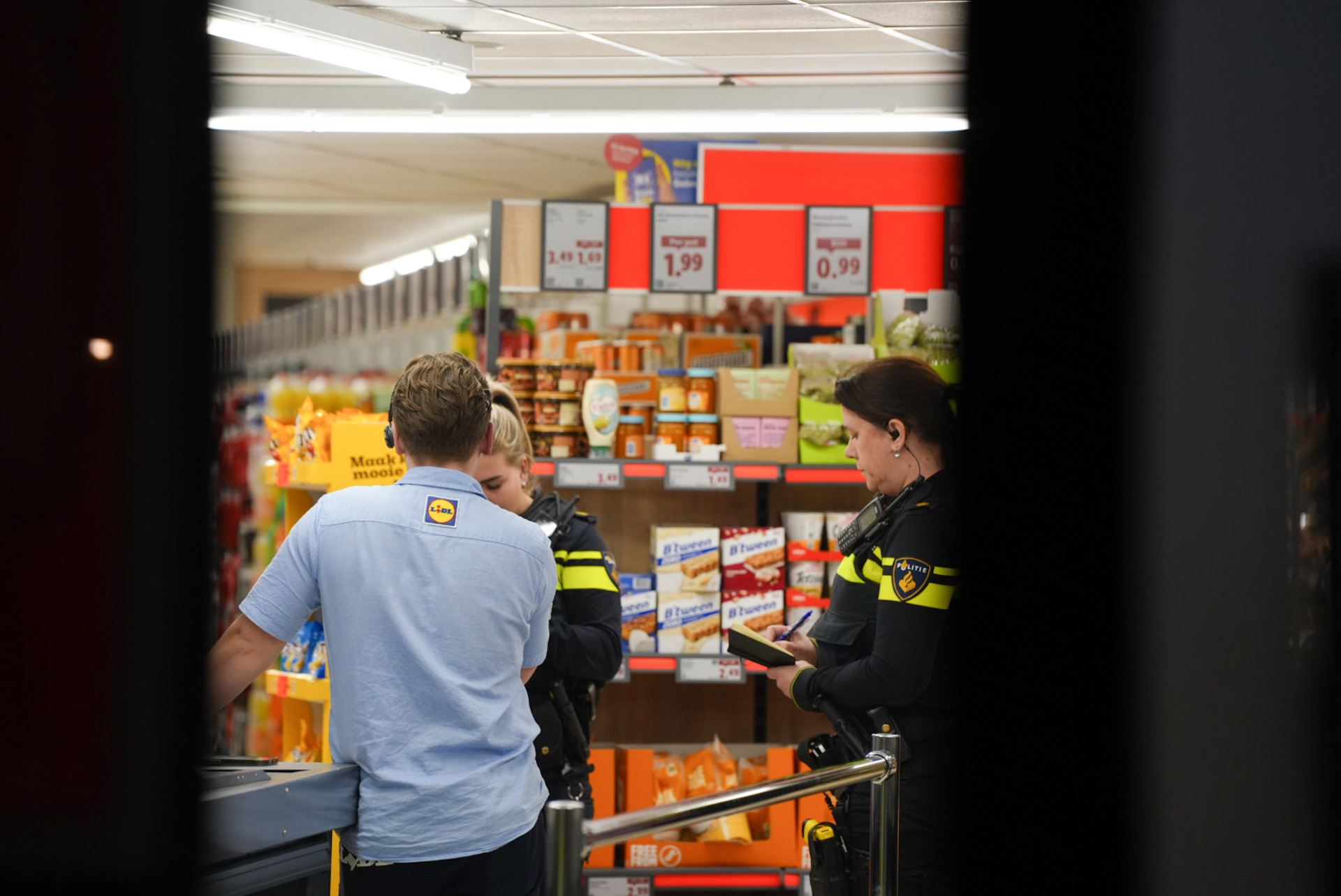 Overval op Lidl, verdachte vlucht op elektrische step
